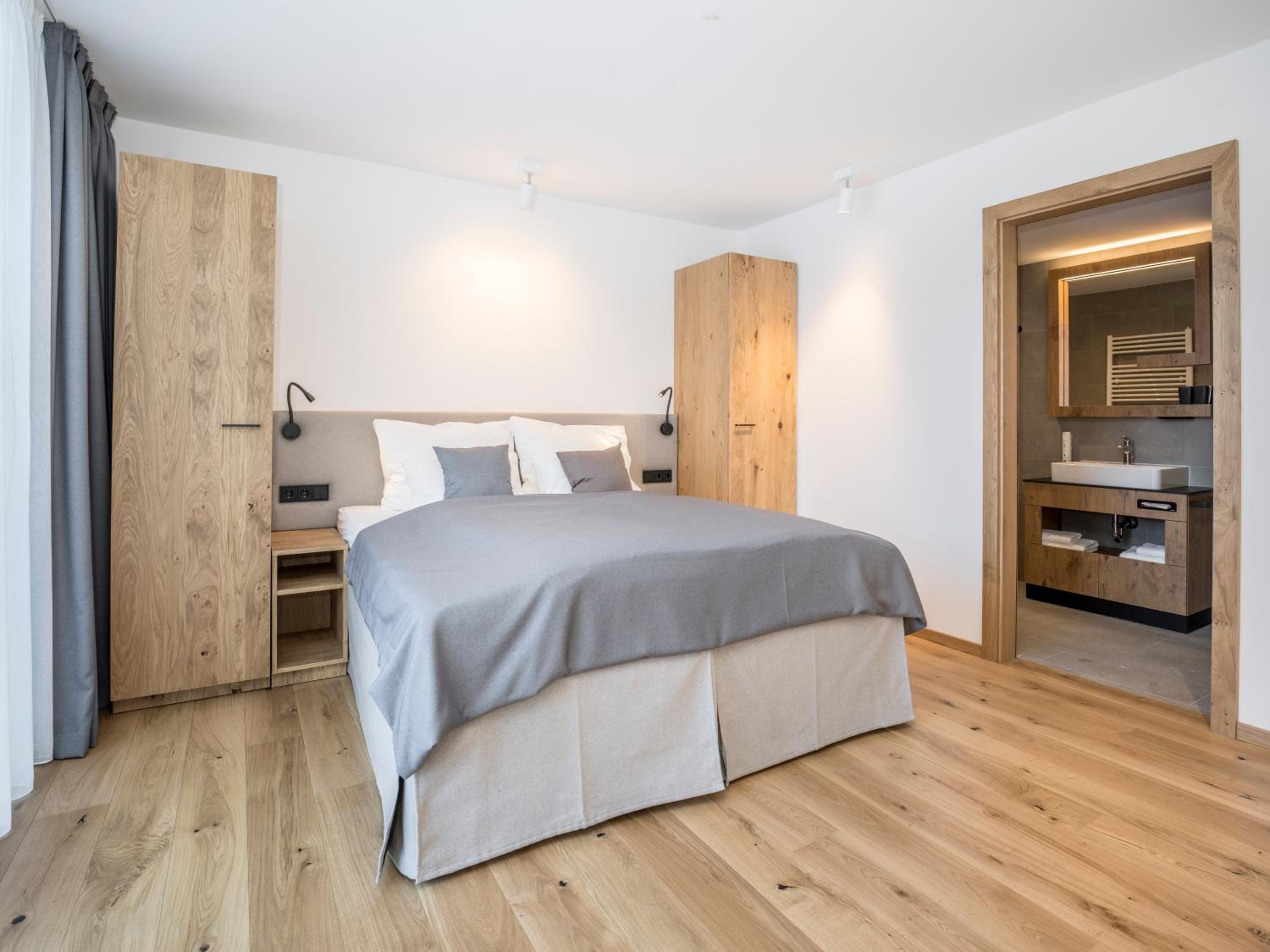 Premium One-Bedroom Apartment with Balcony or Terrace - Photo 1
