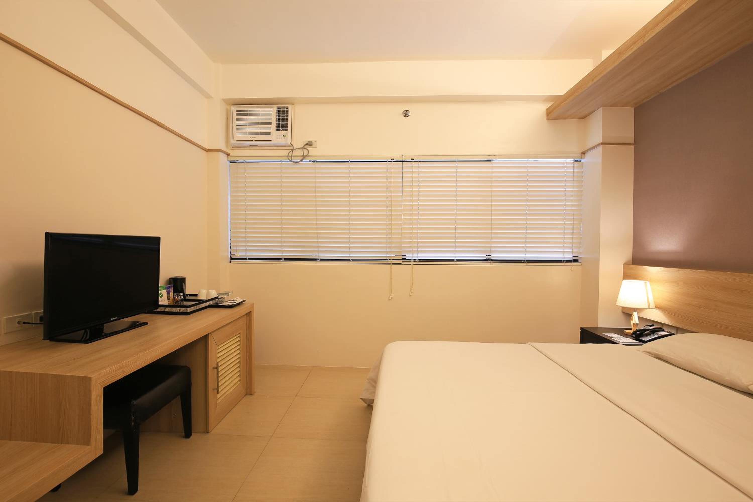 Standard Queen Room photo 1