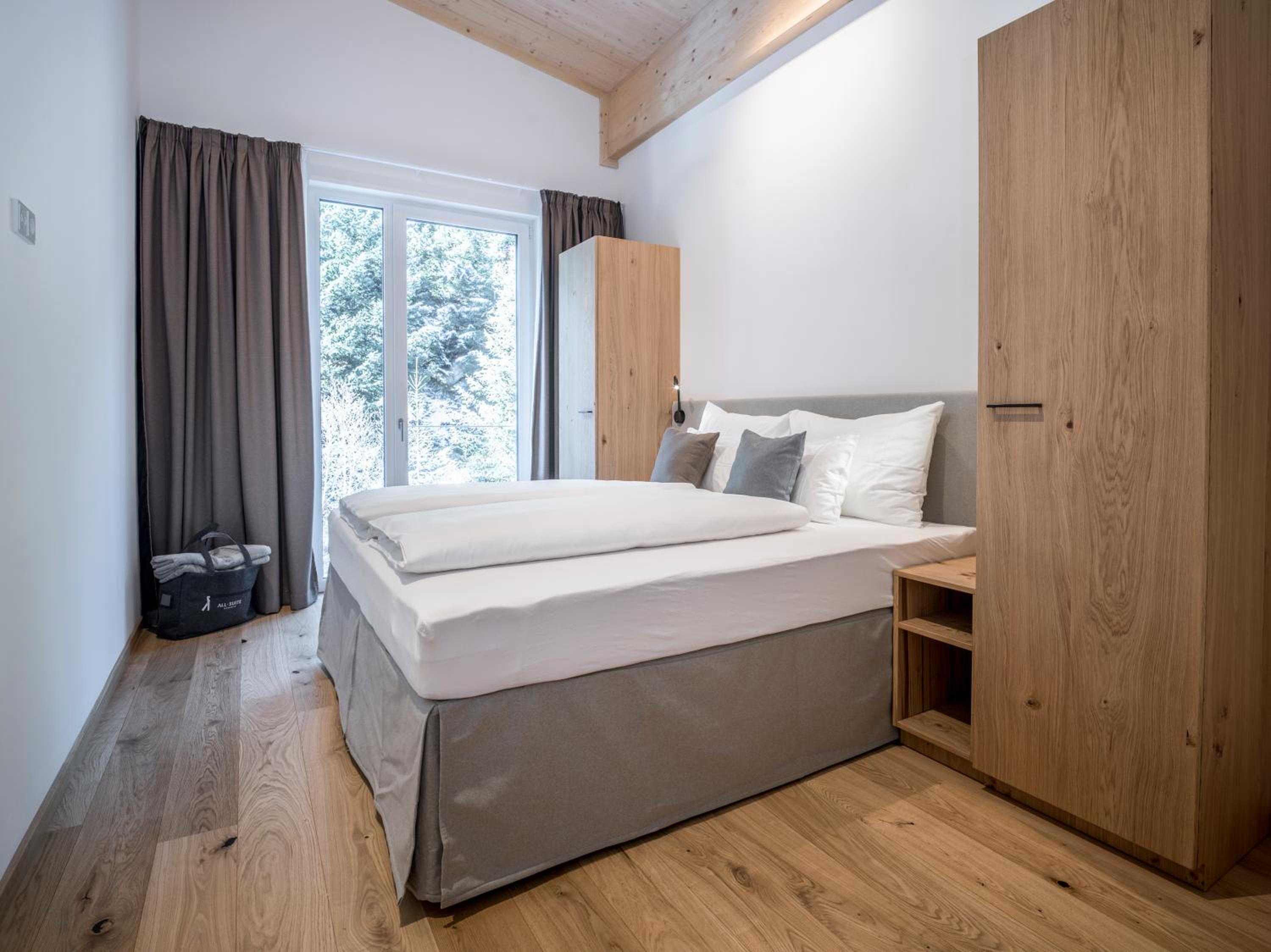 Two-Bedroom Penthouse Apartment with Terrace and Mountain View - Photo 1