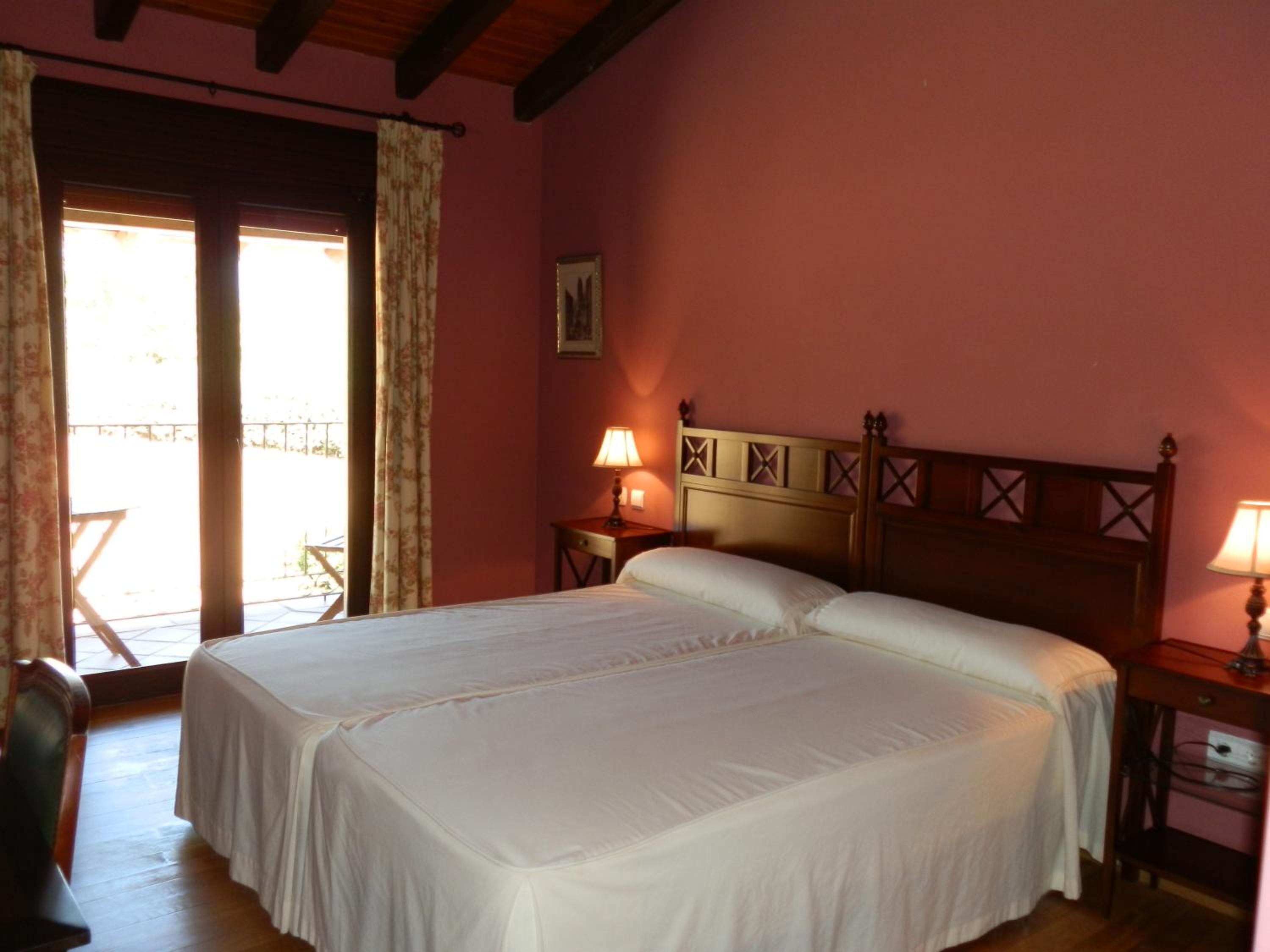 Twin Room with Mountain View photo 3