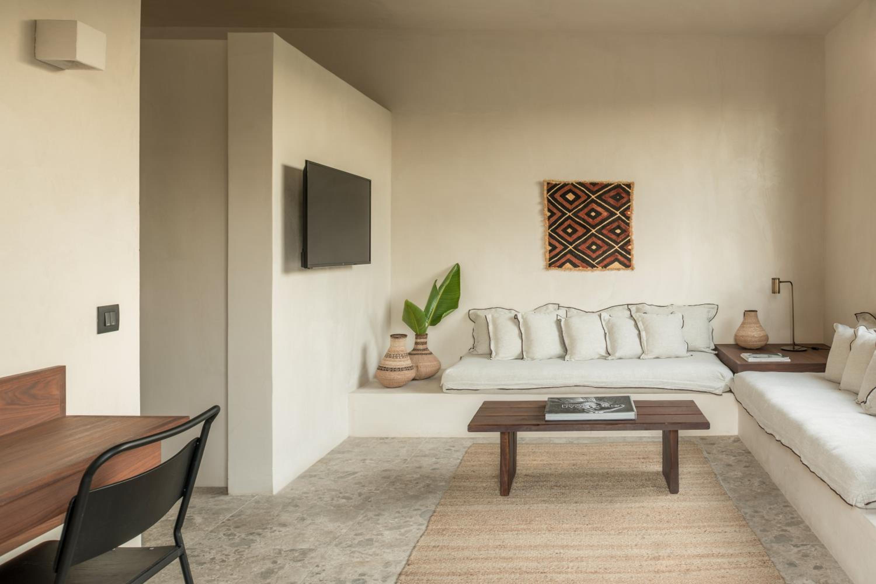 'Citrus' Suite with Private Pool photo 2