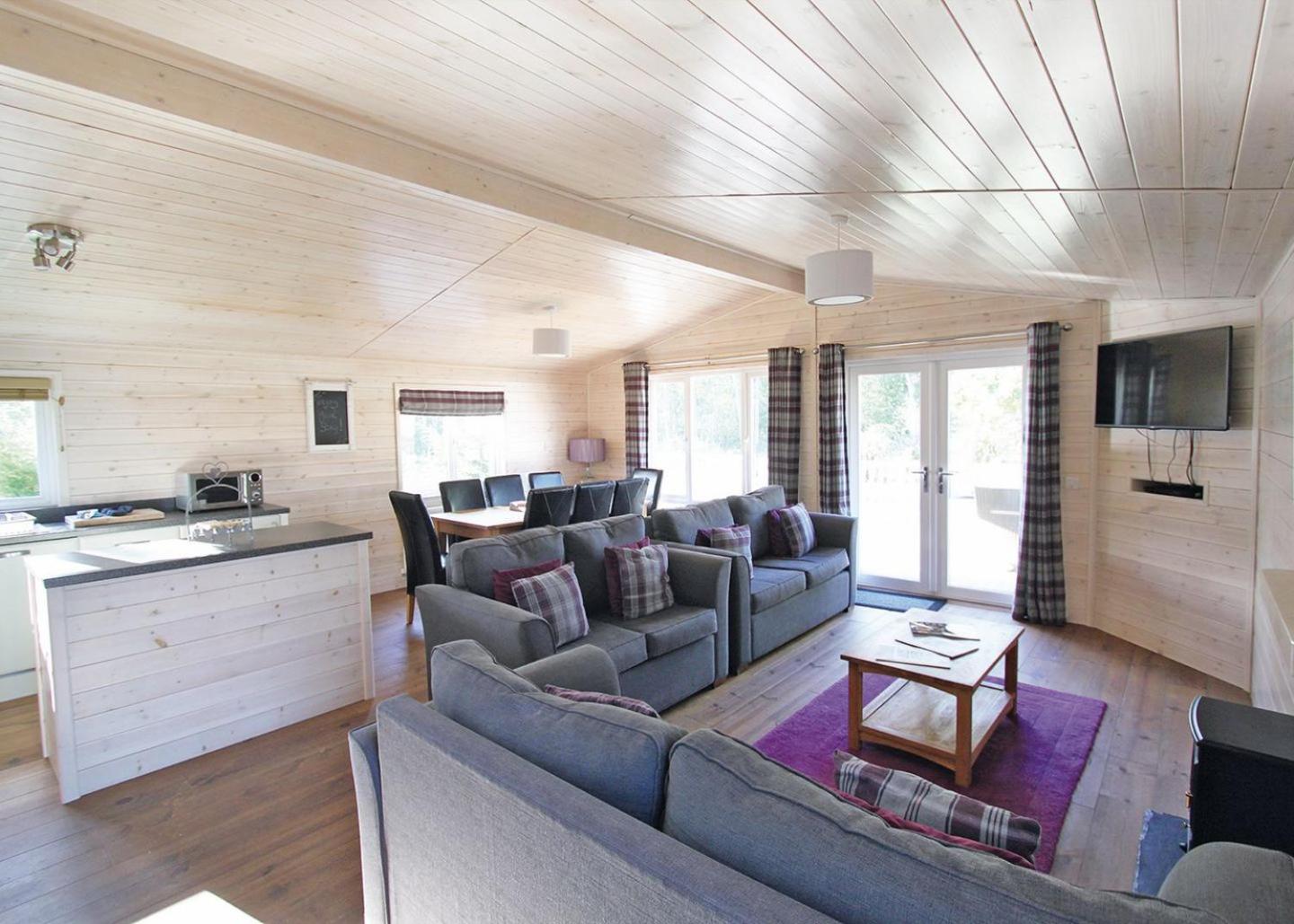 Three-Bedroom Mobile Home photo 1