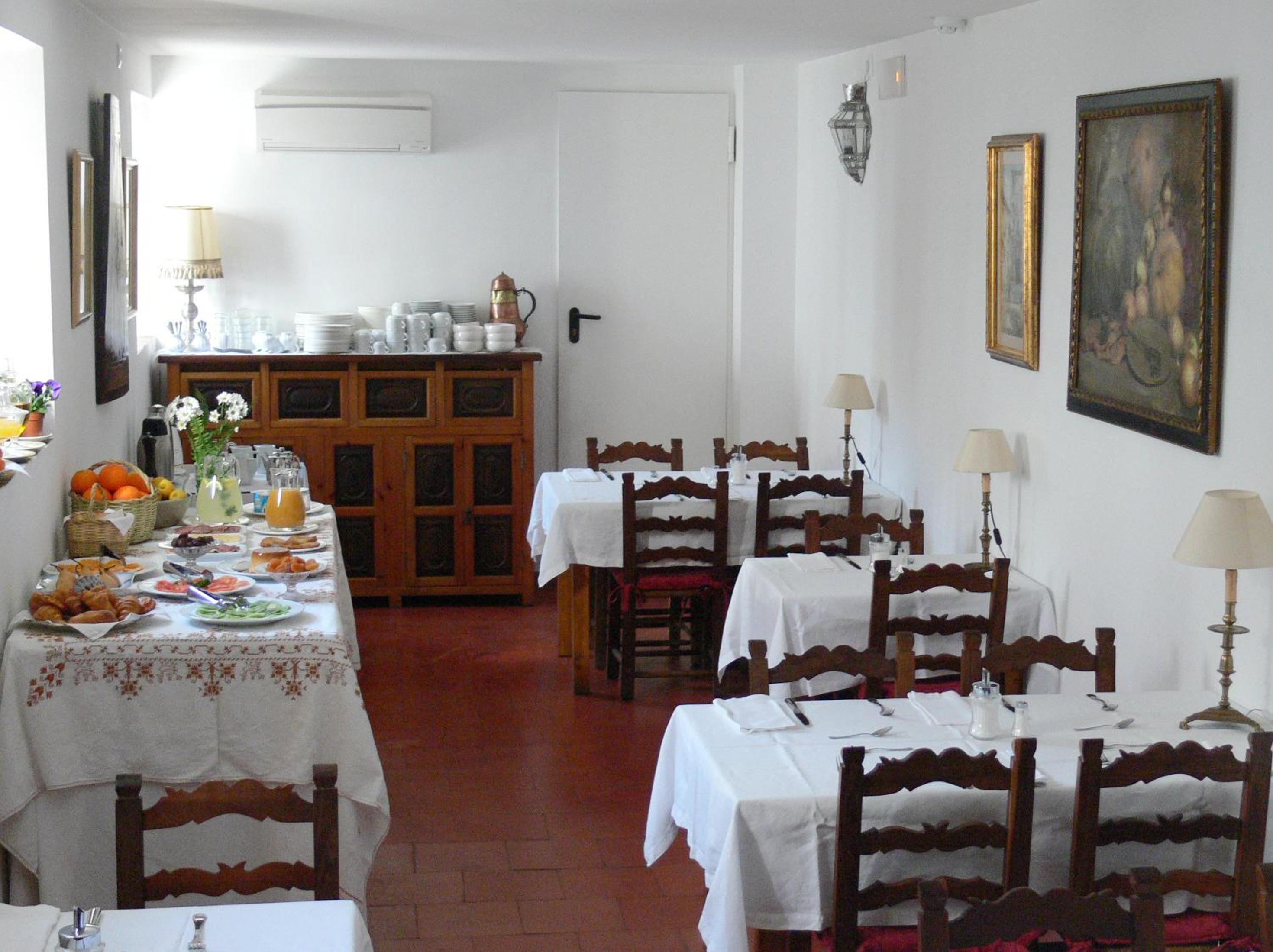 Classic Double or Twin Room - Photo 8