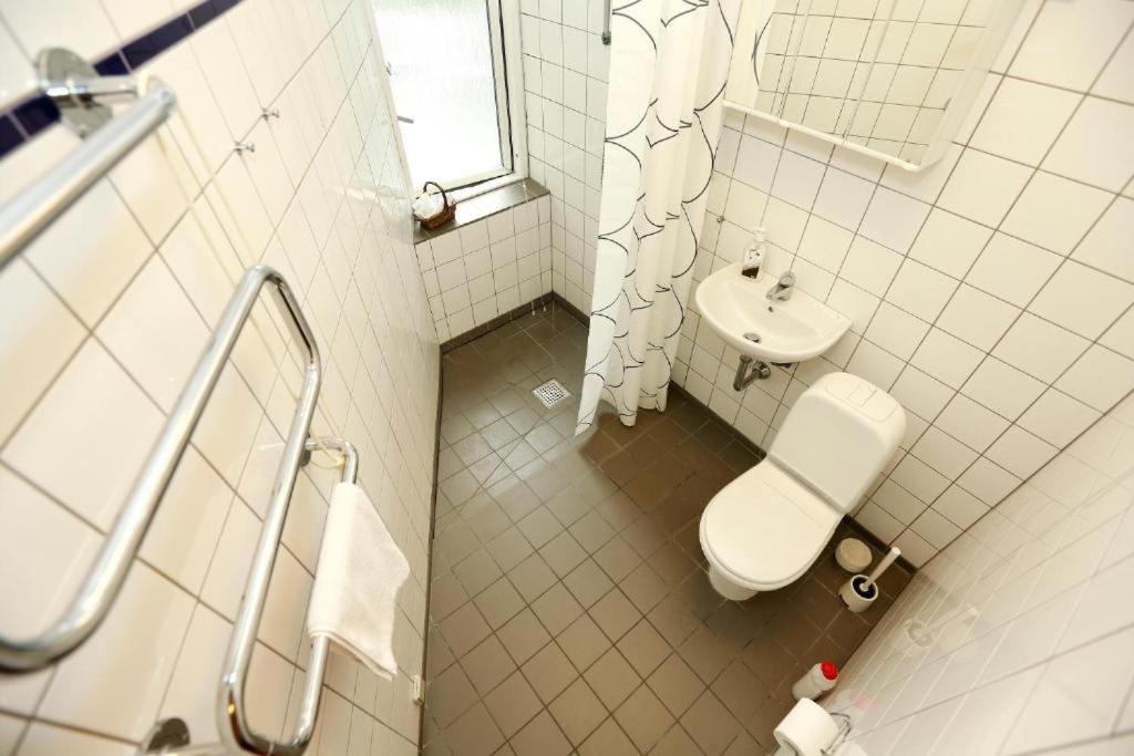 Economy Studio (2 adults) - No Elevator photo 2