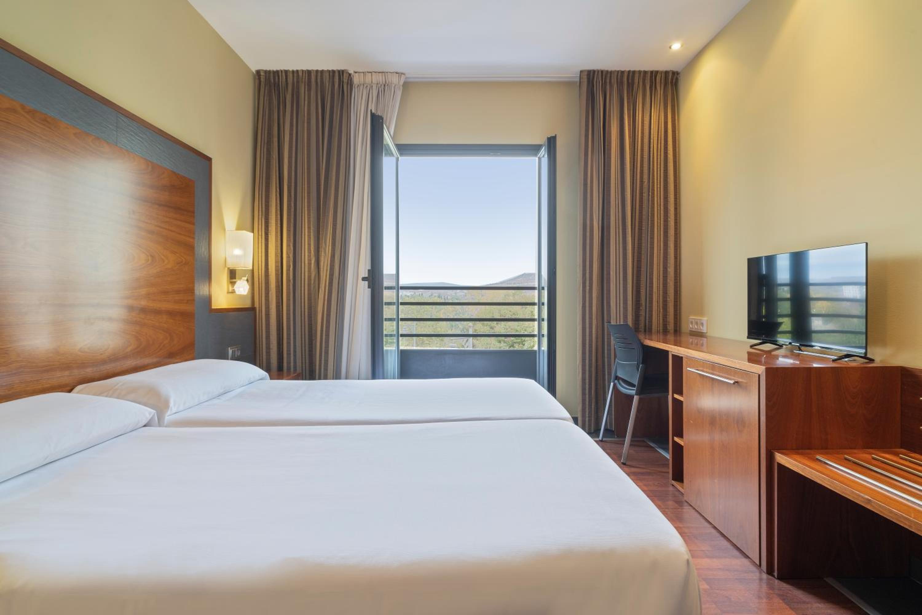 Double or Twin Room - Photo 2