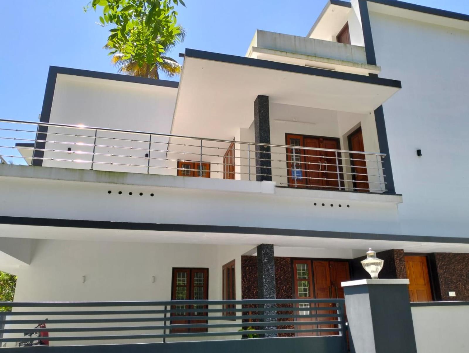 Three-Bedroom Villa photo 2