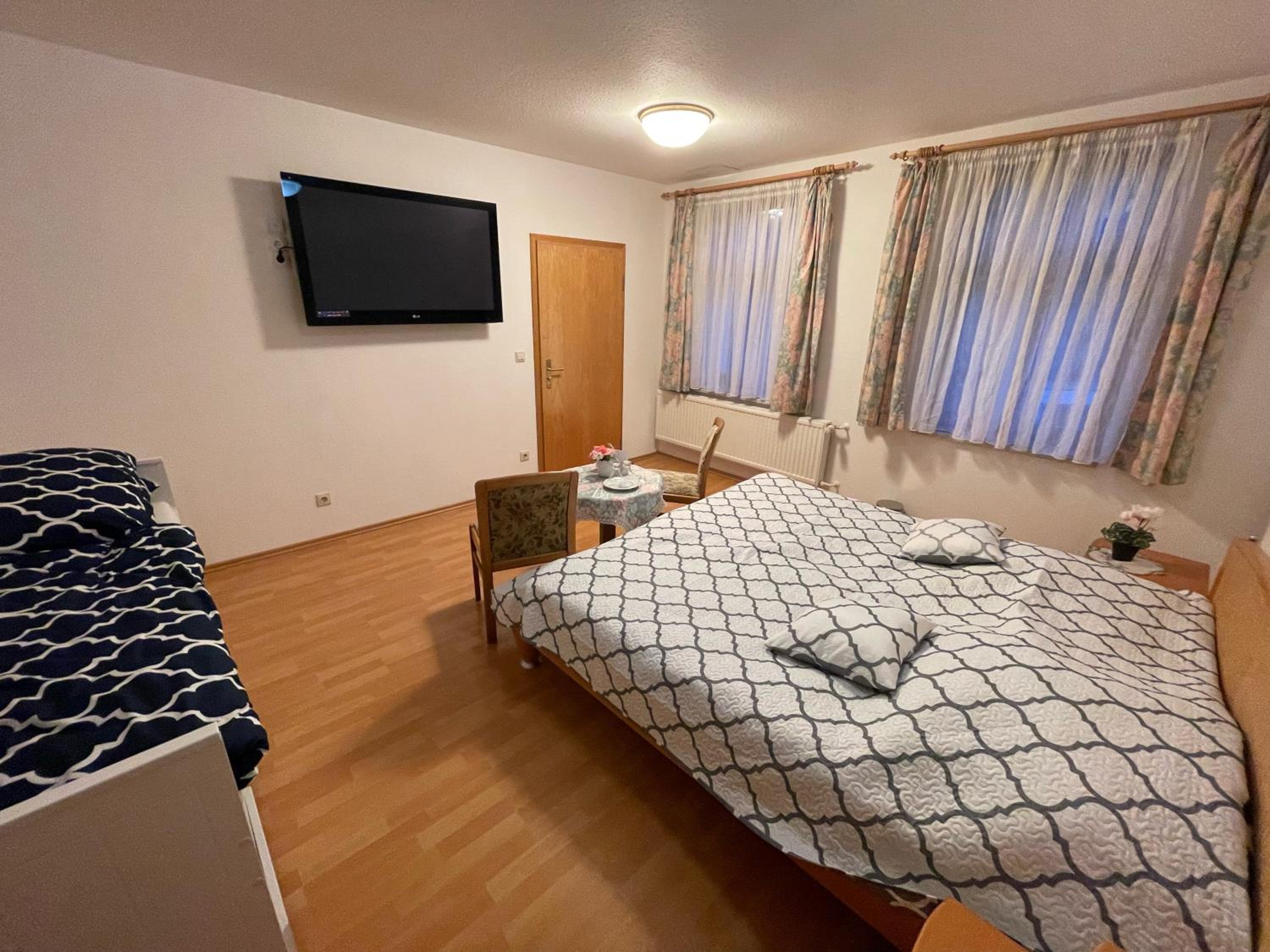 Deluxe Double Room with Shower