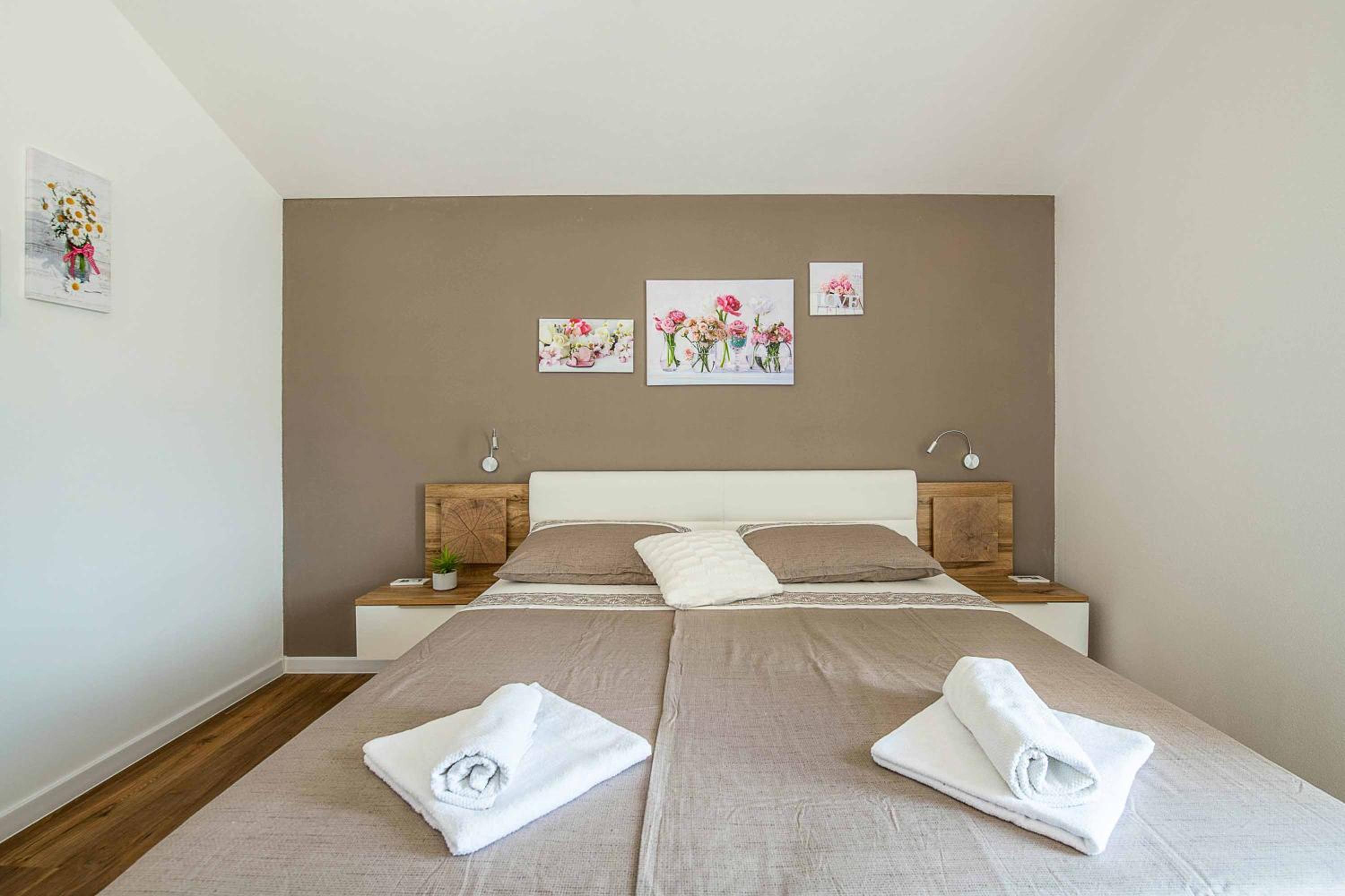 Four-Bedroom Villa photo 3