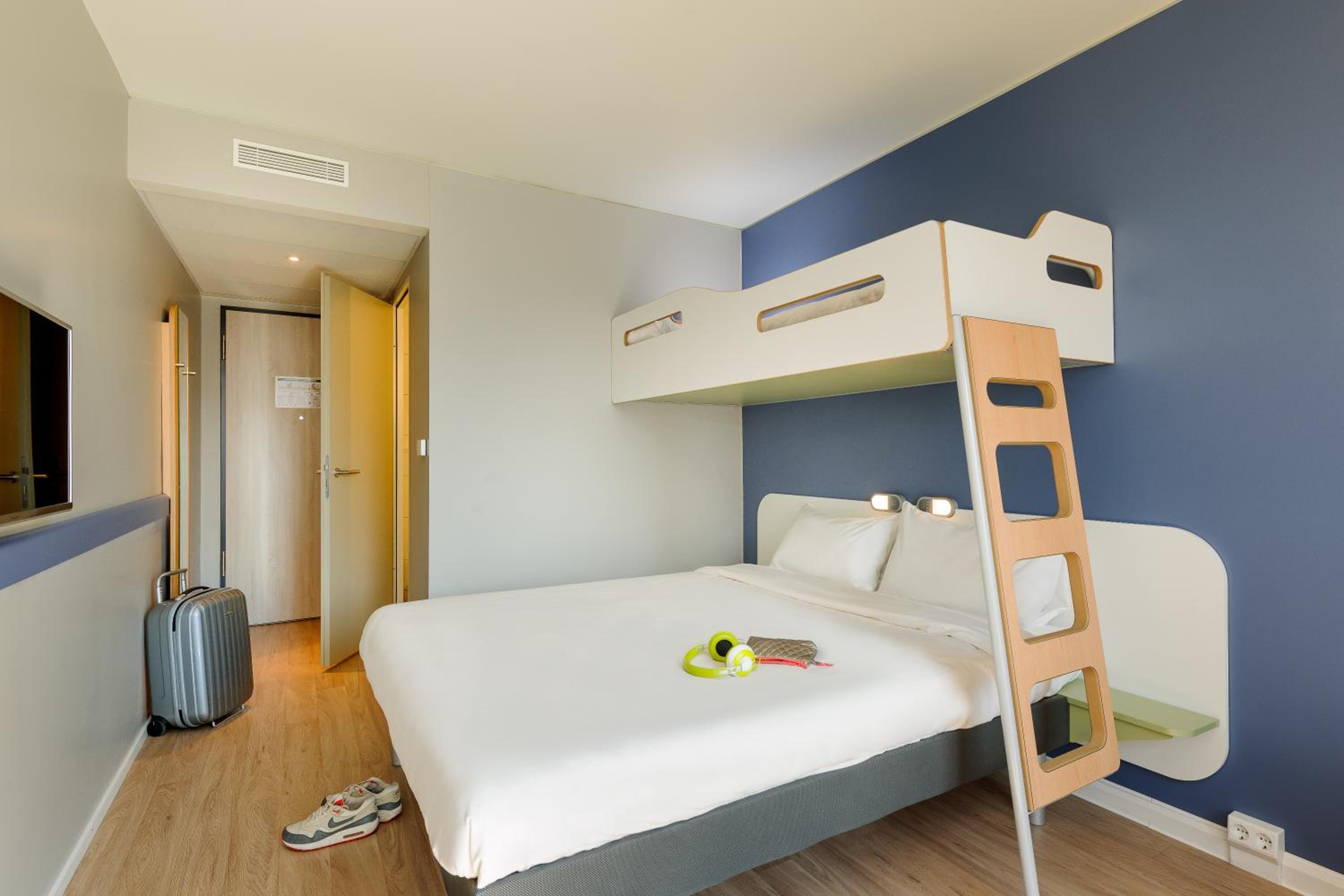 Double room with 1 double bed and 1 bunk bed - Photo 4