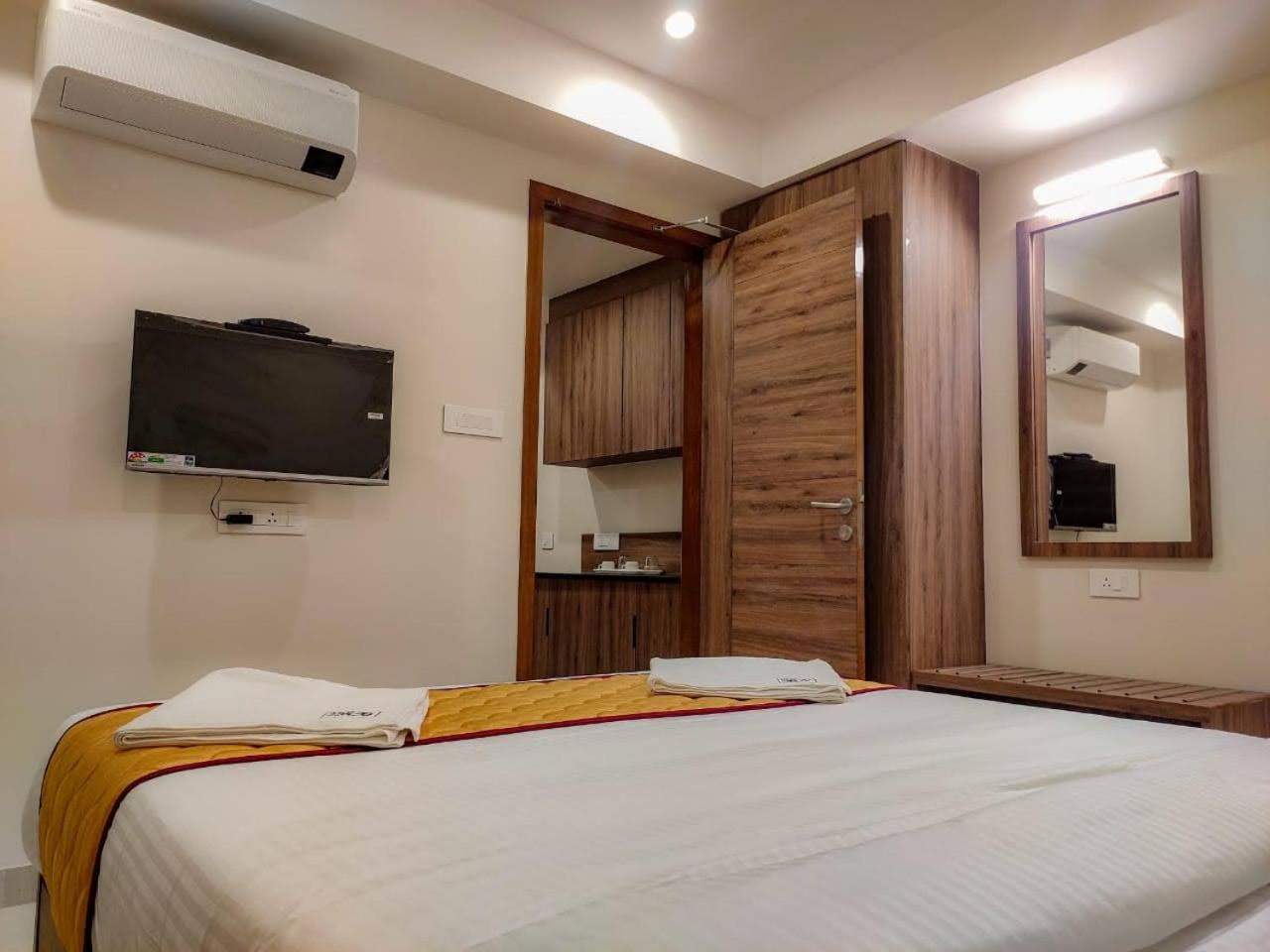 Suite - Photo 7