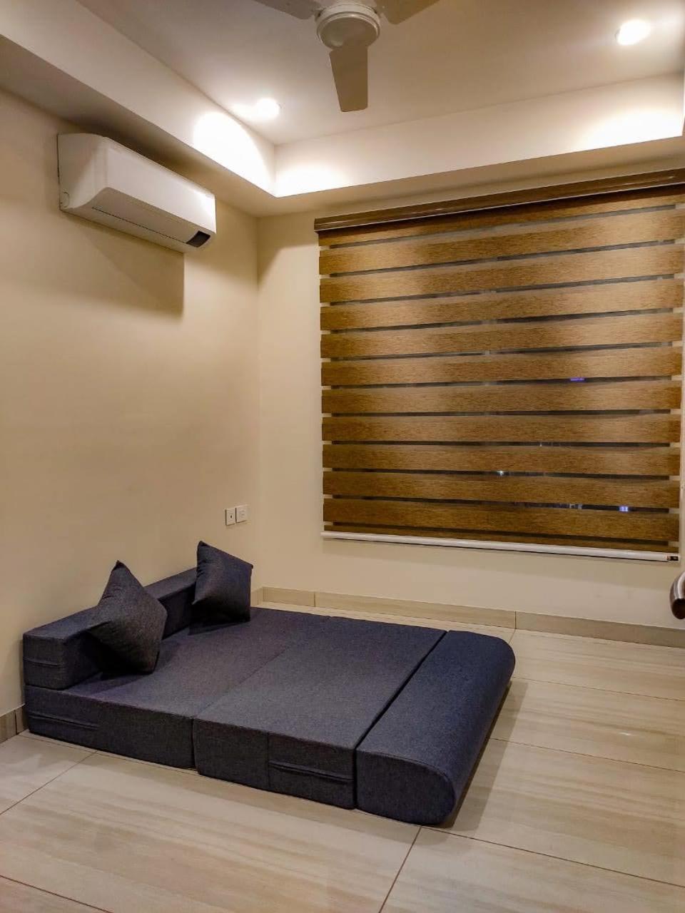 Suite - Photo 1
