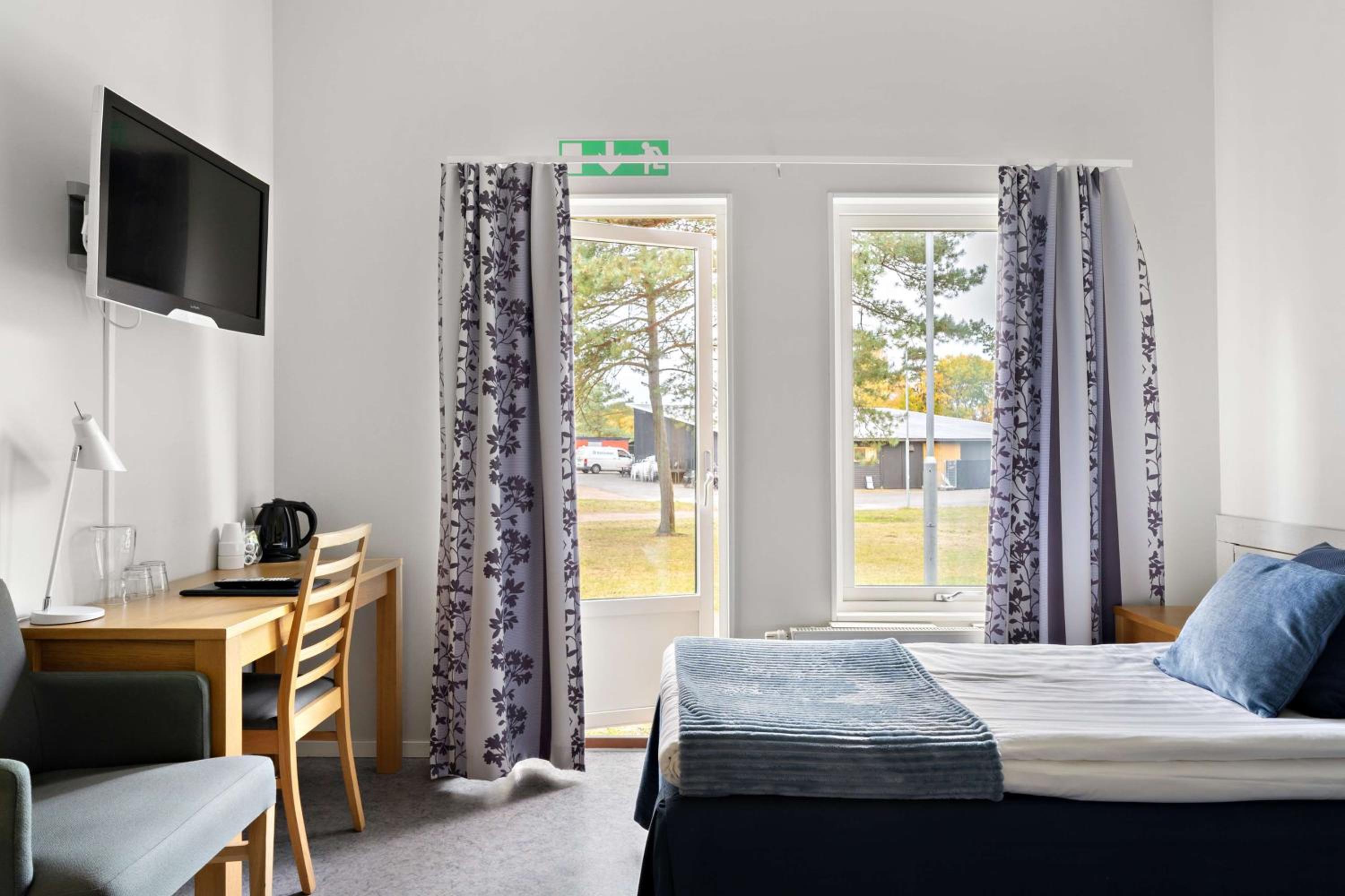 Standard Villa with Two Single Beds and Terrace - Non-Smoking