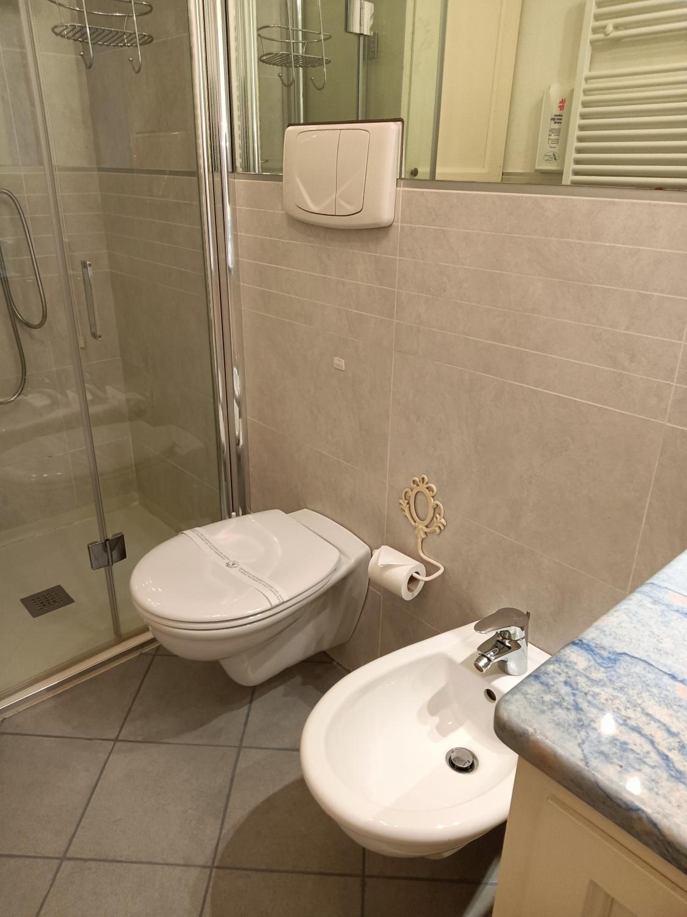 Studio Apartment - Photo 27