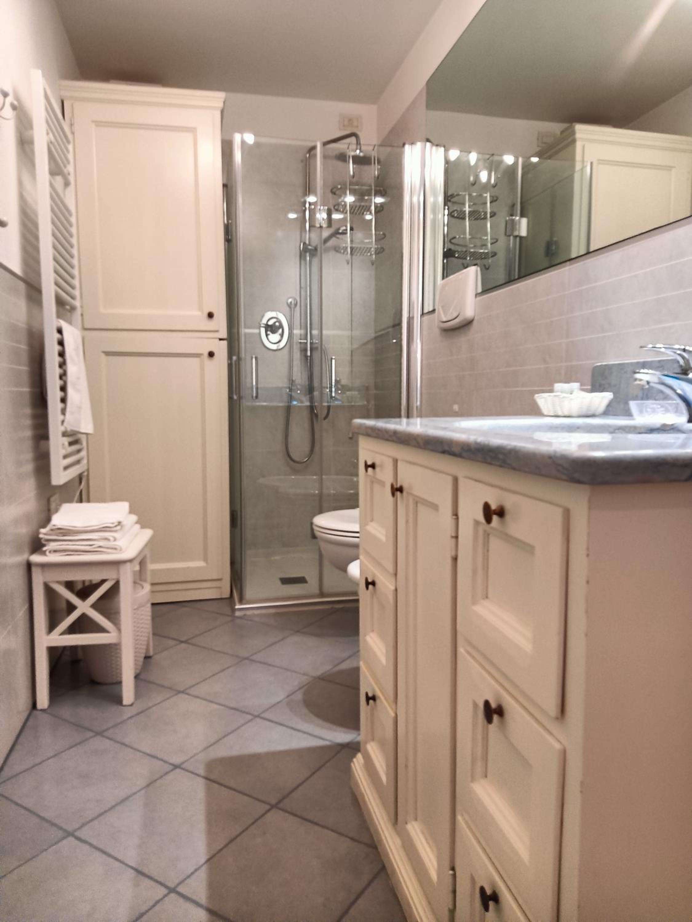 Studio Apartment - Photo 29
