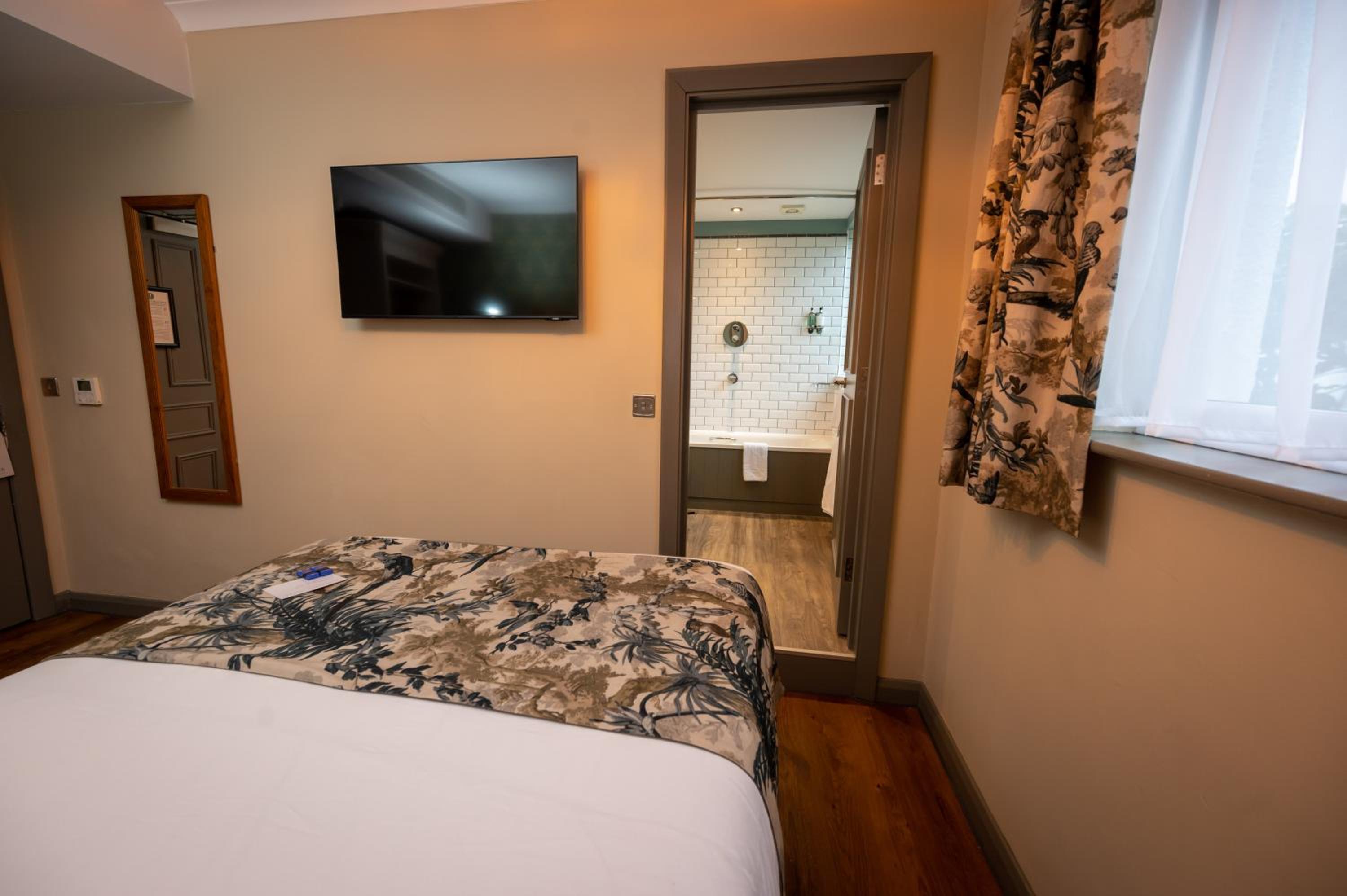 Double Room - Photo 14