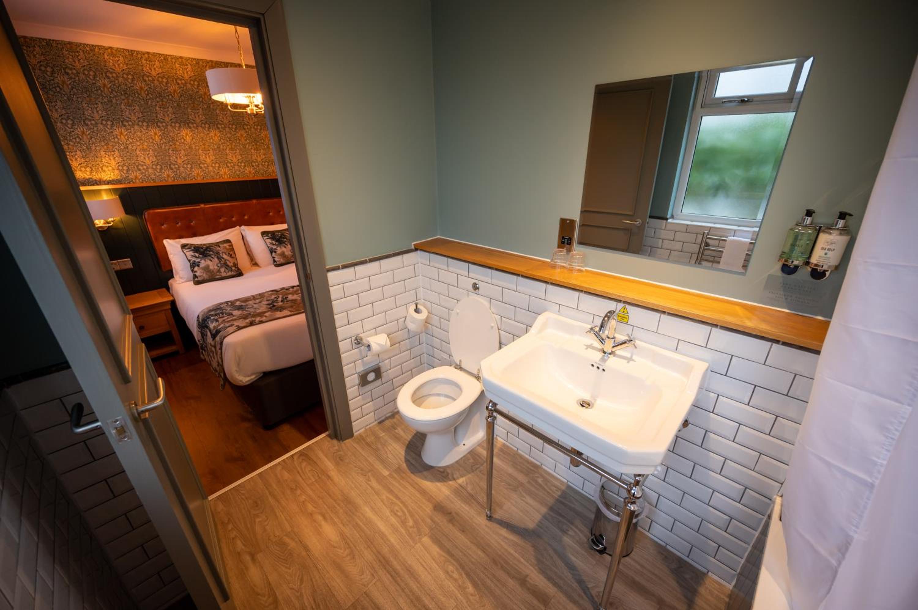 Double Room - Photo 15