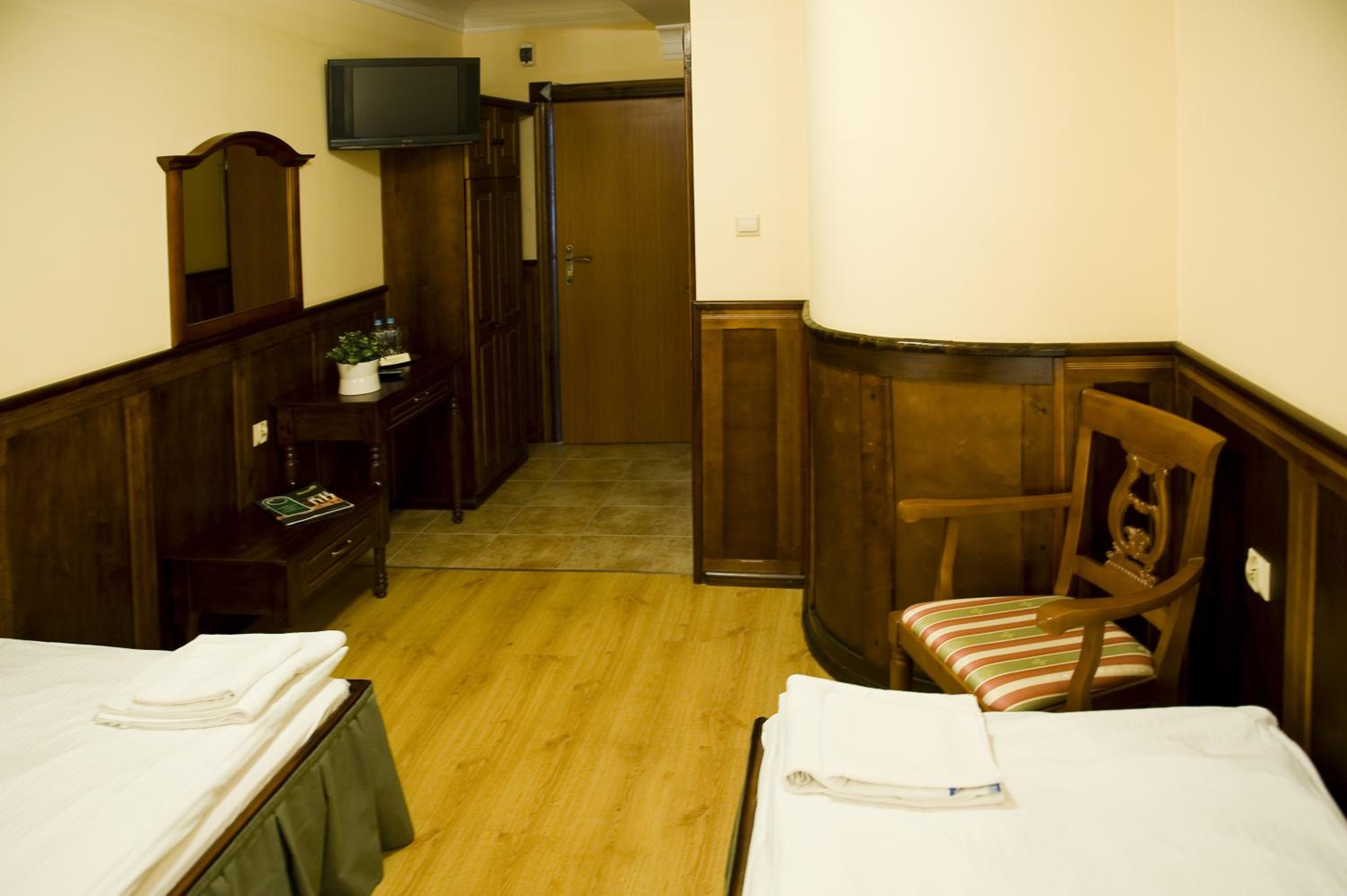 Standard Triple Room photo 2