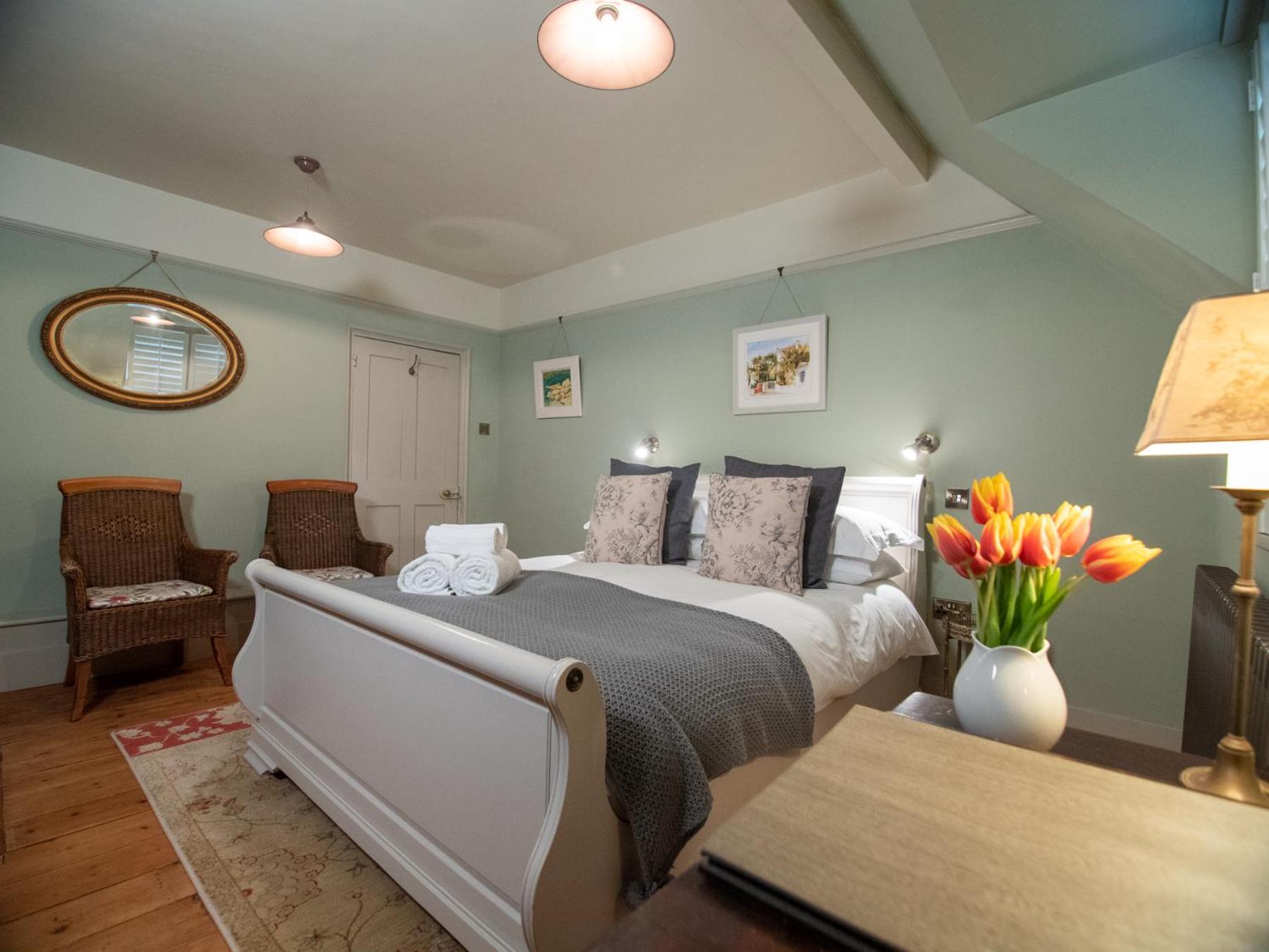 Deluxe Double Room with Bath photo 3