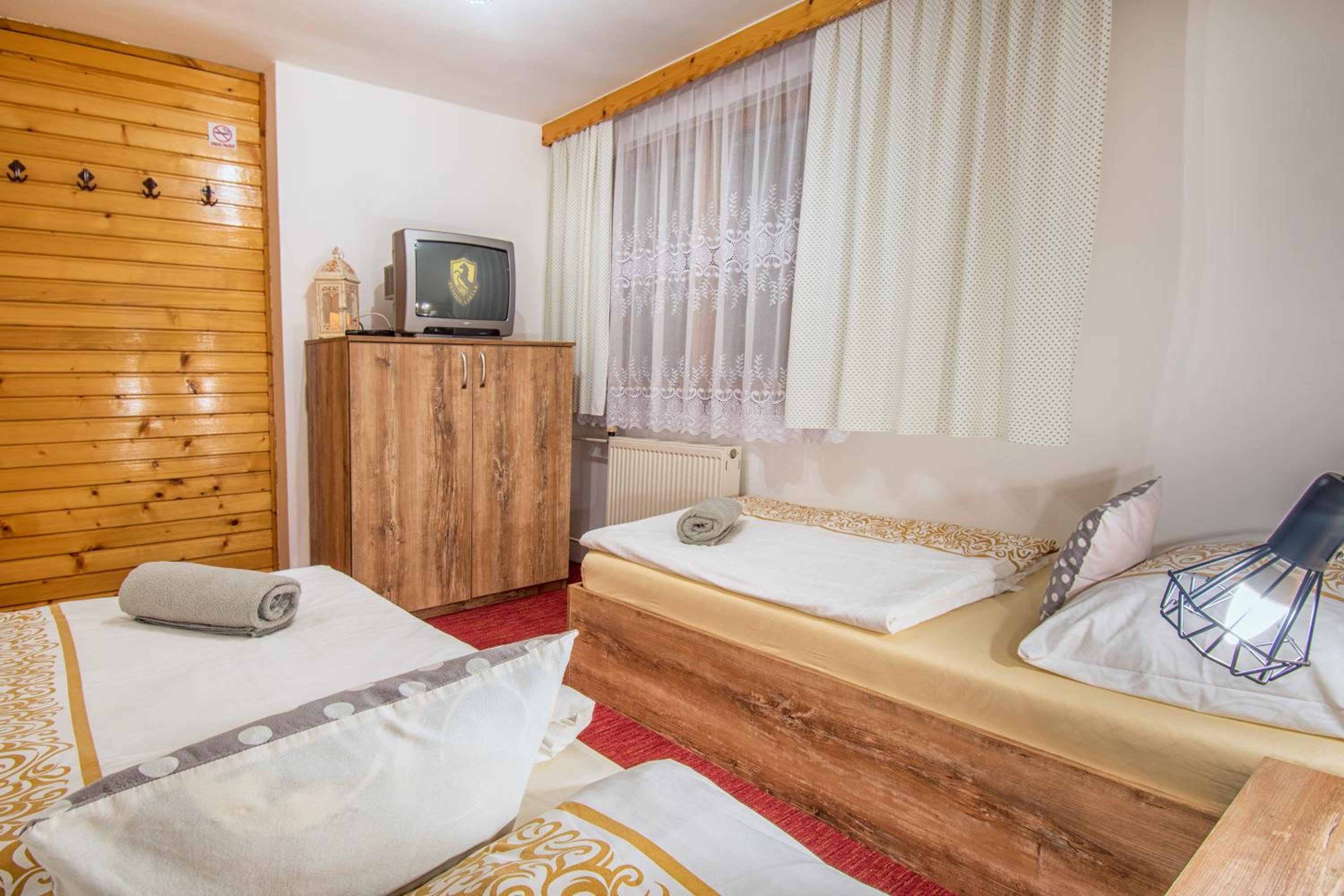 Two-Bedroom Suite photo 3