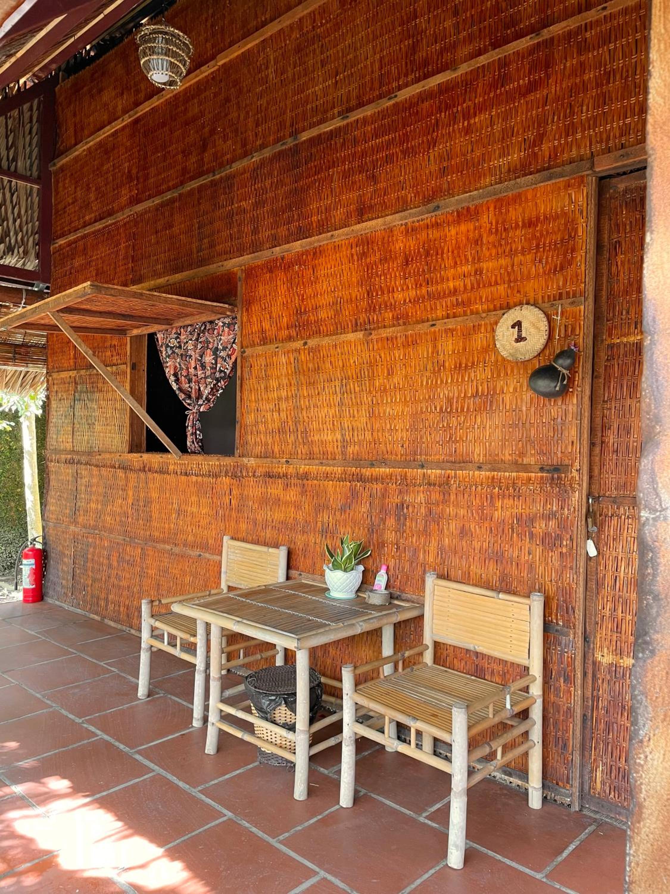 Bungalow with Garden View - Photo 9