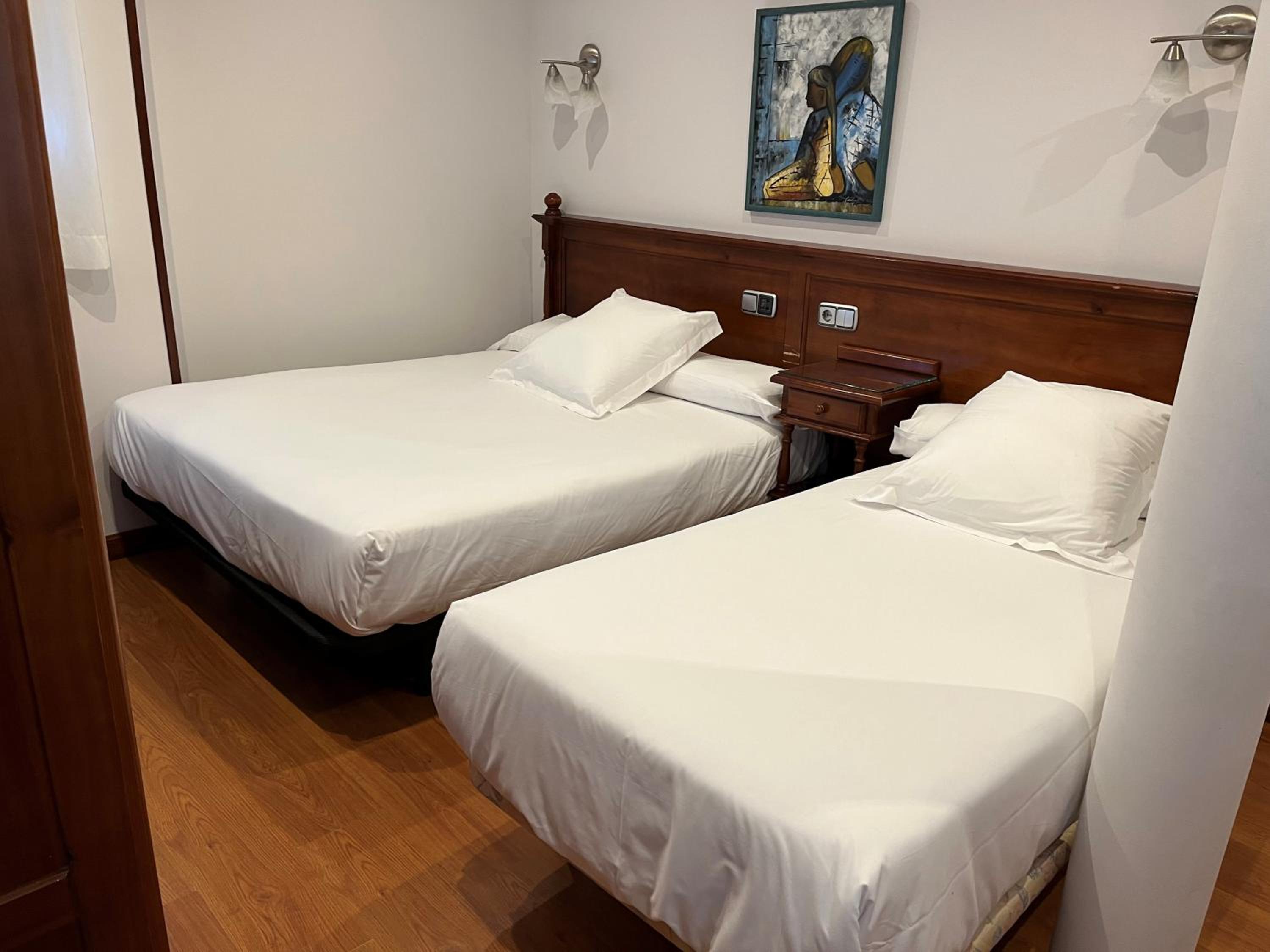 Habitación Doble Económica con Cama Extra
