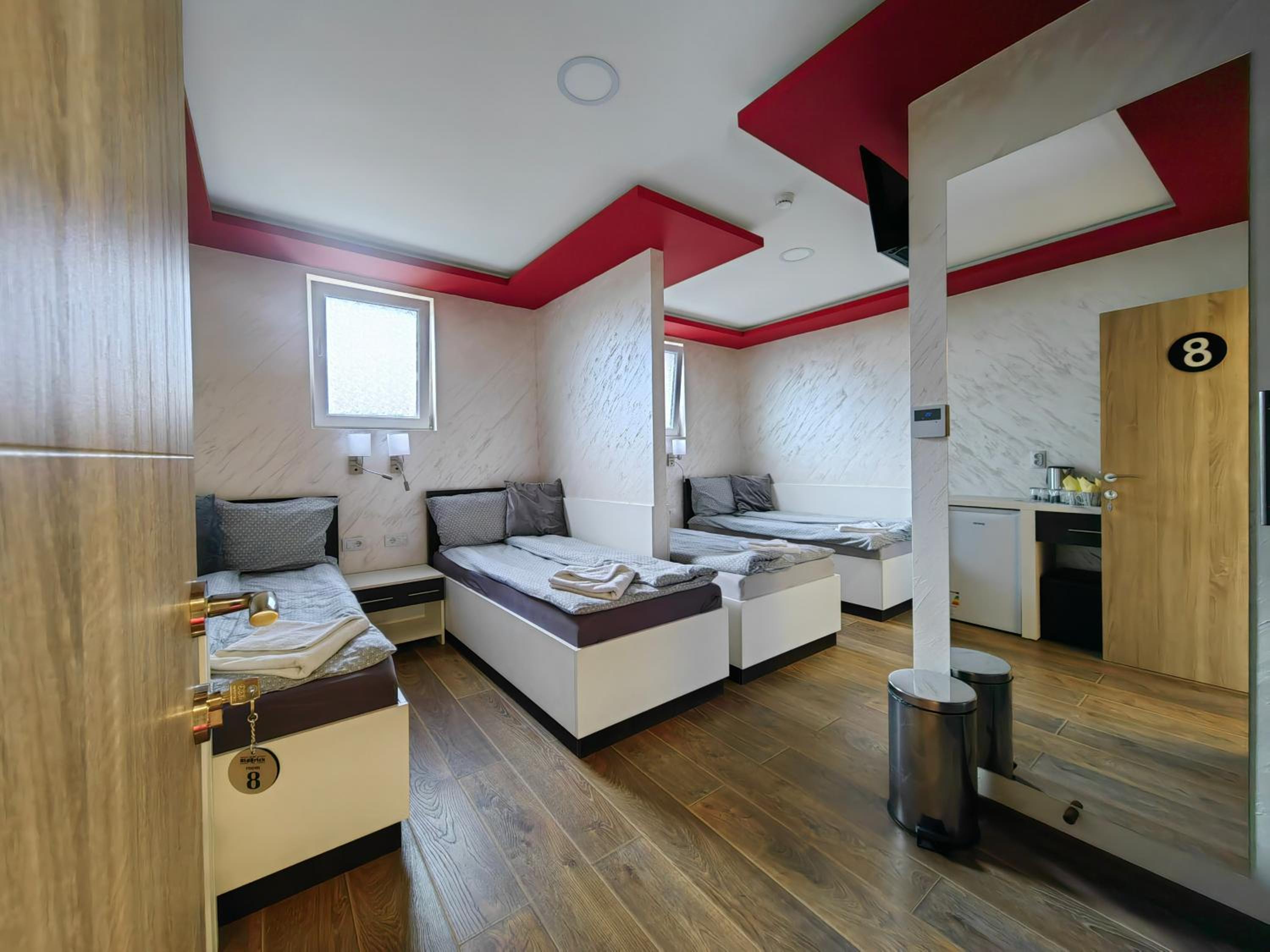 Quadruple Room with Bathroom - Photo 1