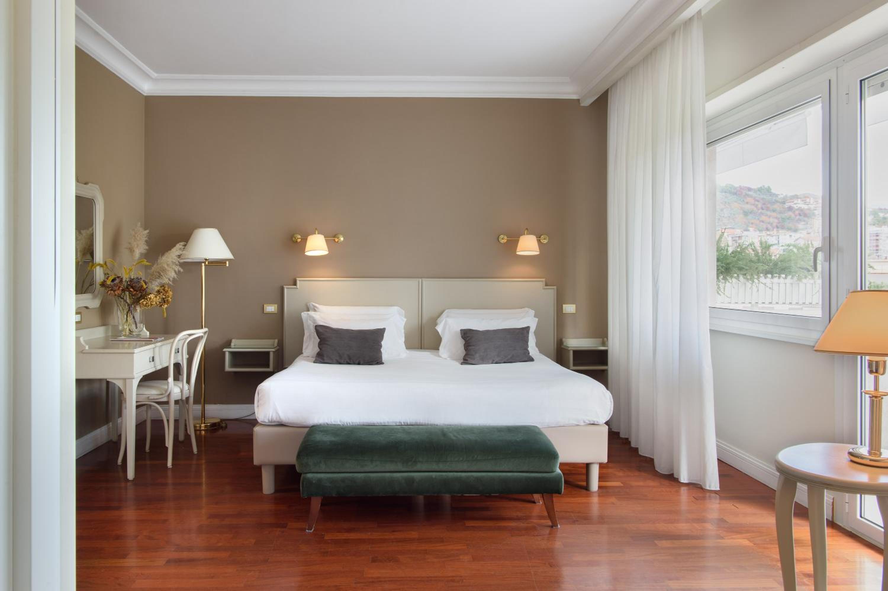 Superior Double Room with Spa Access - Photo 2