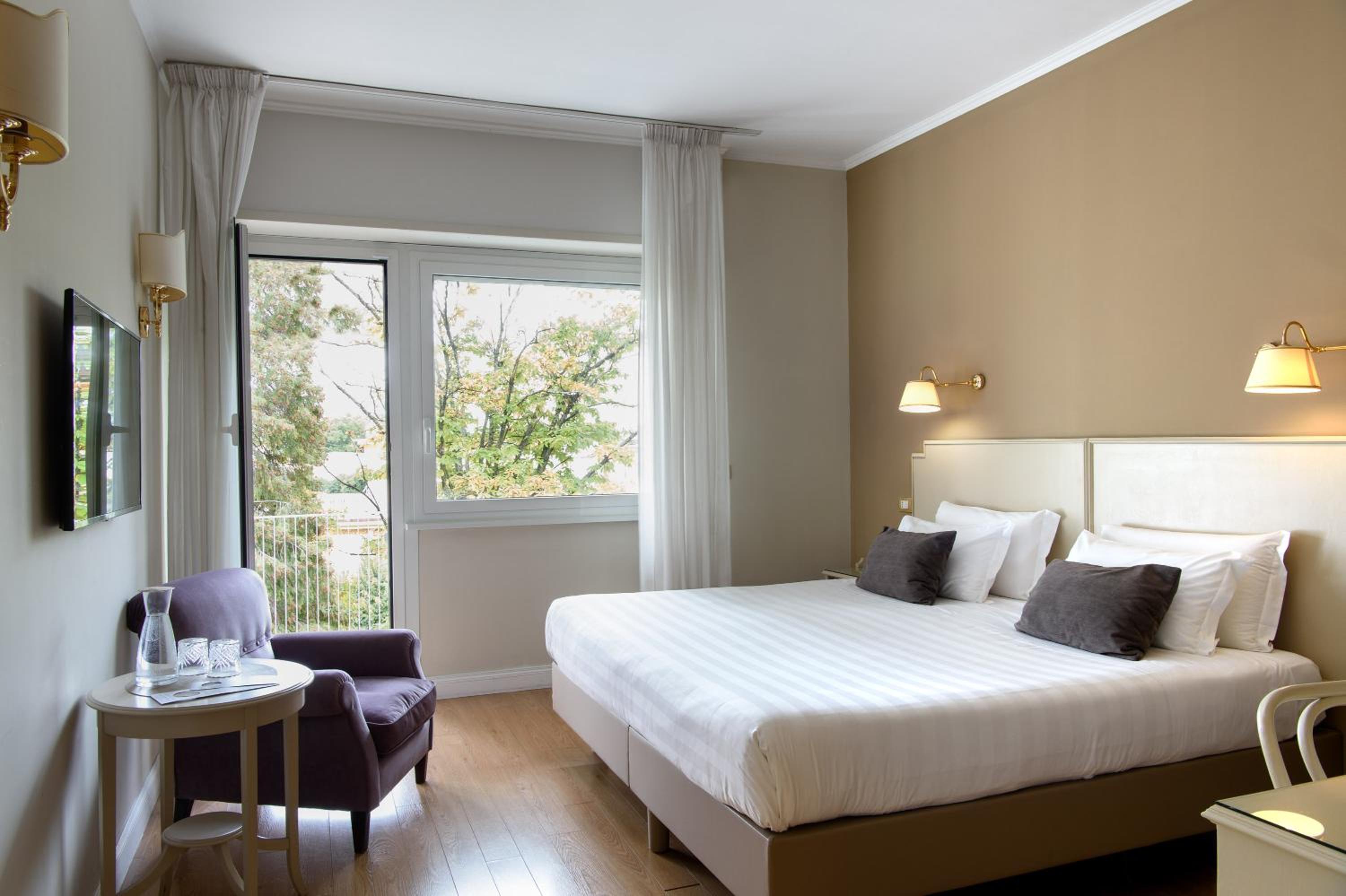 Superior Double Room with Spa Access - Photo 16
