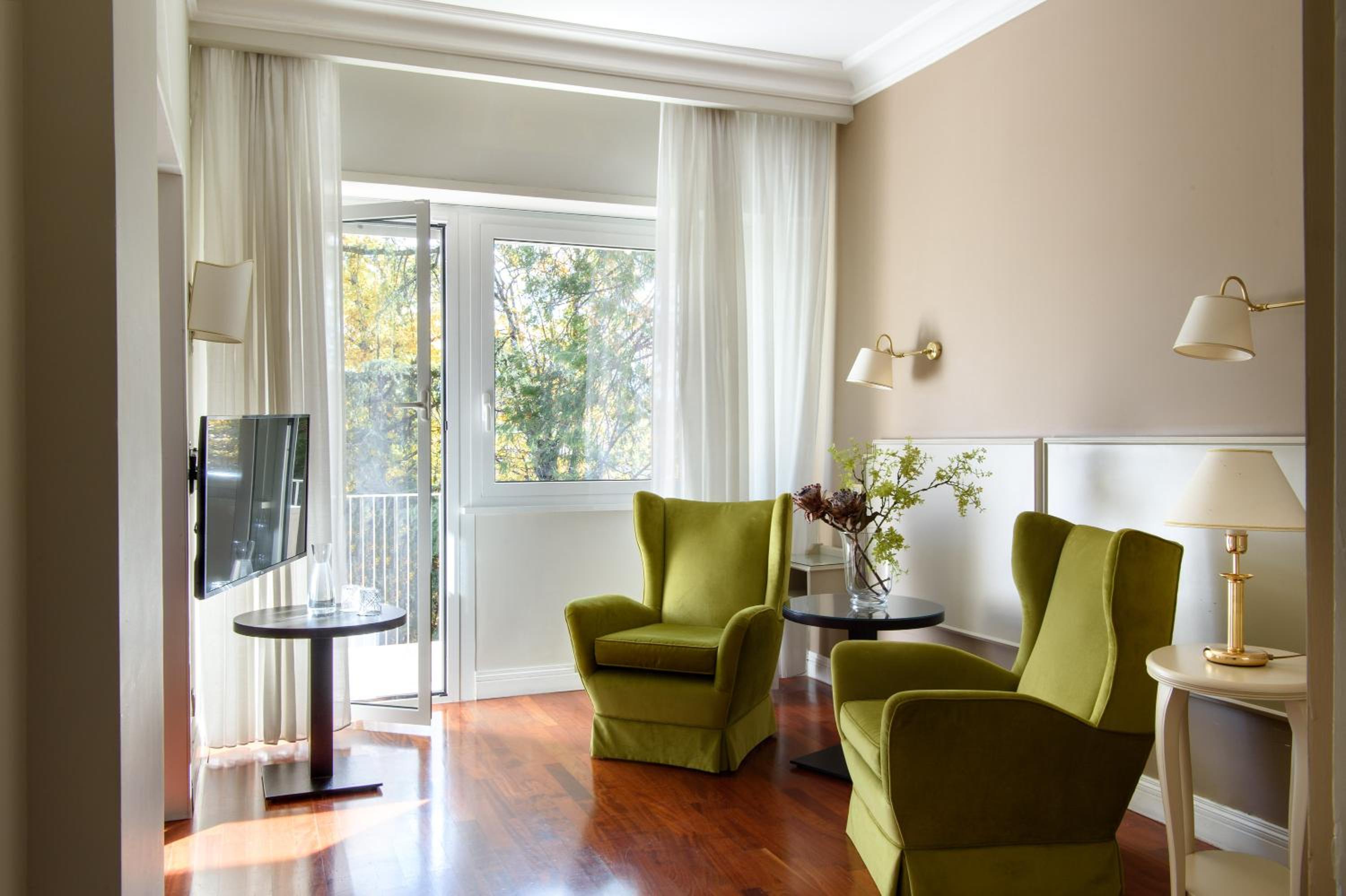 Suite - Photo 5