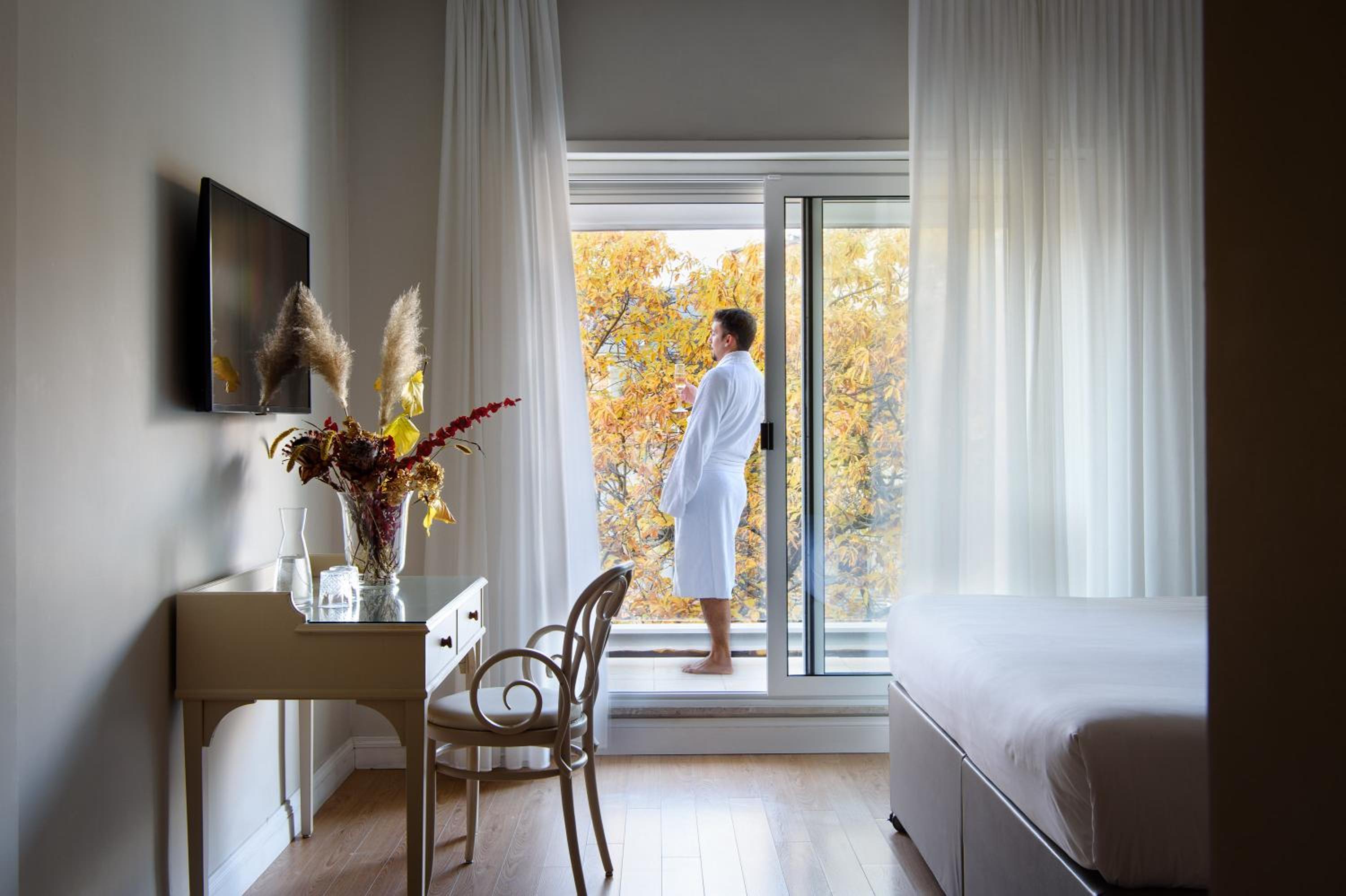 Superior Double Room with Spa Access - Photo 8