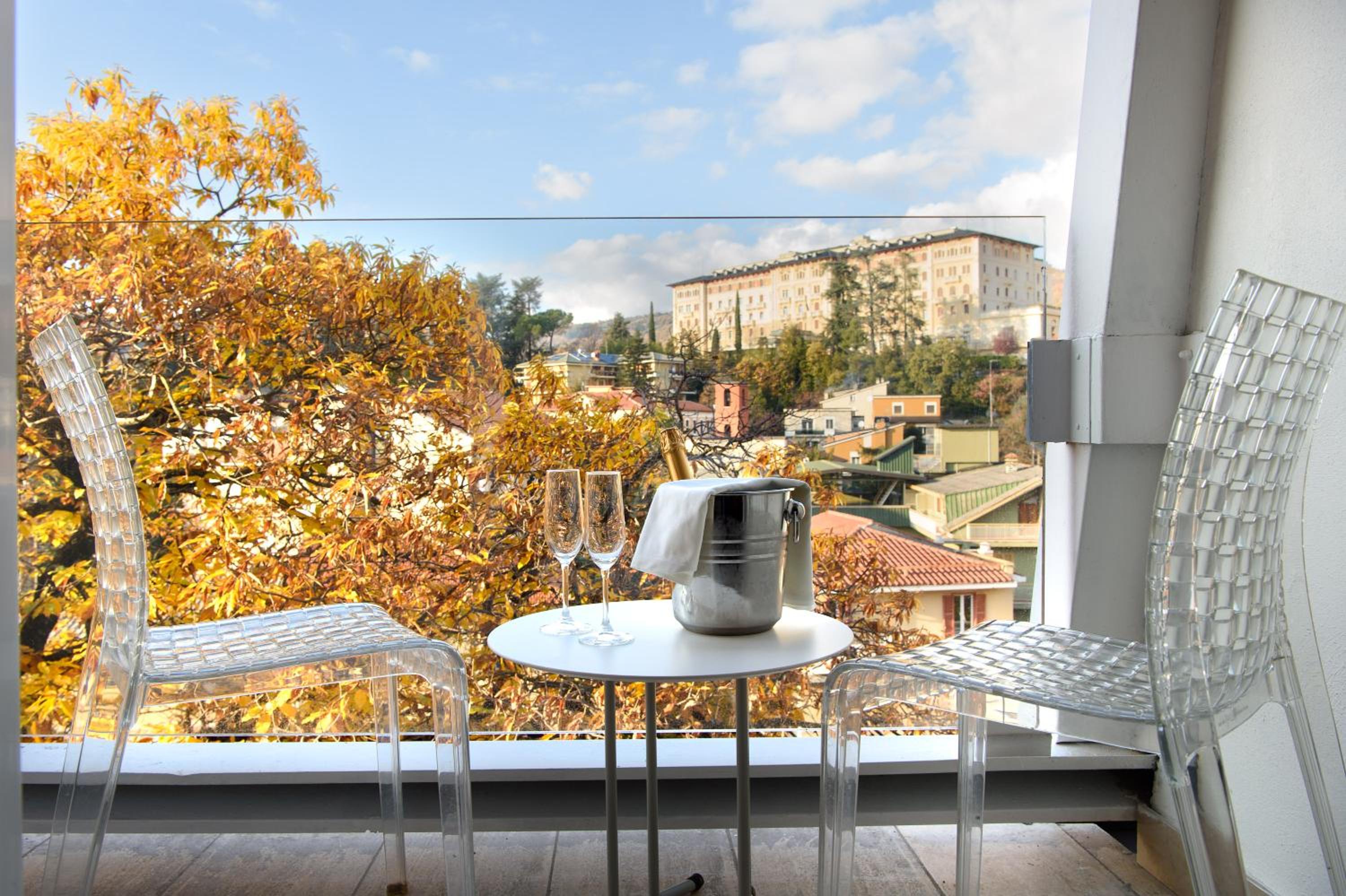 Superior Double Room with Spa Access - Photo 4