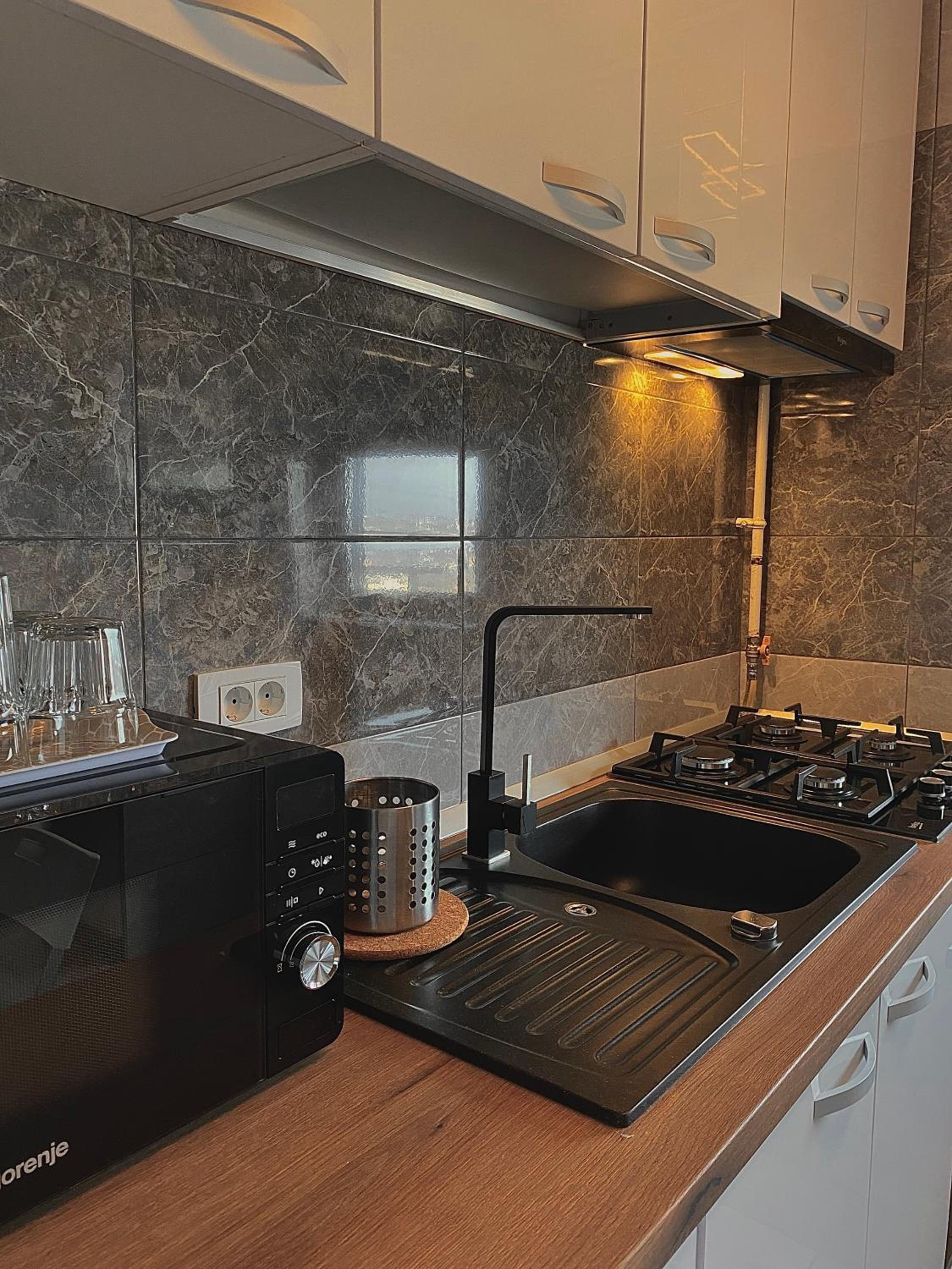 Studio Apartment - Photo 8