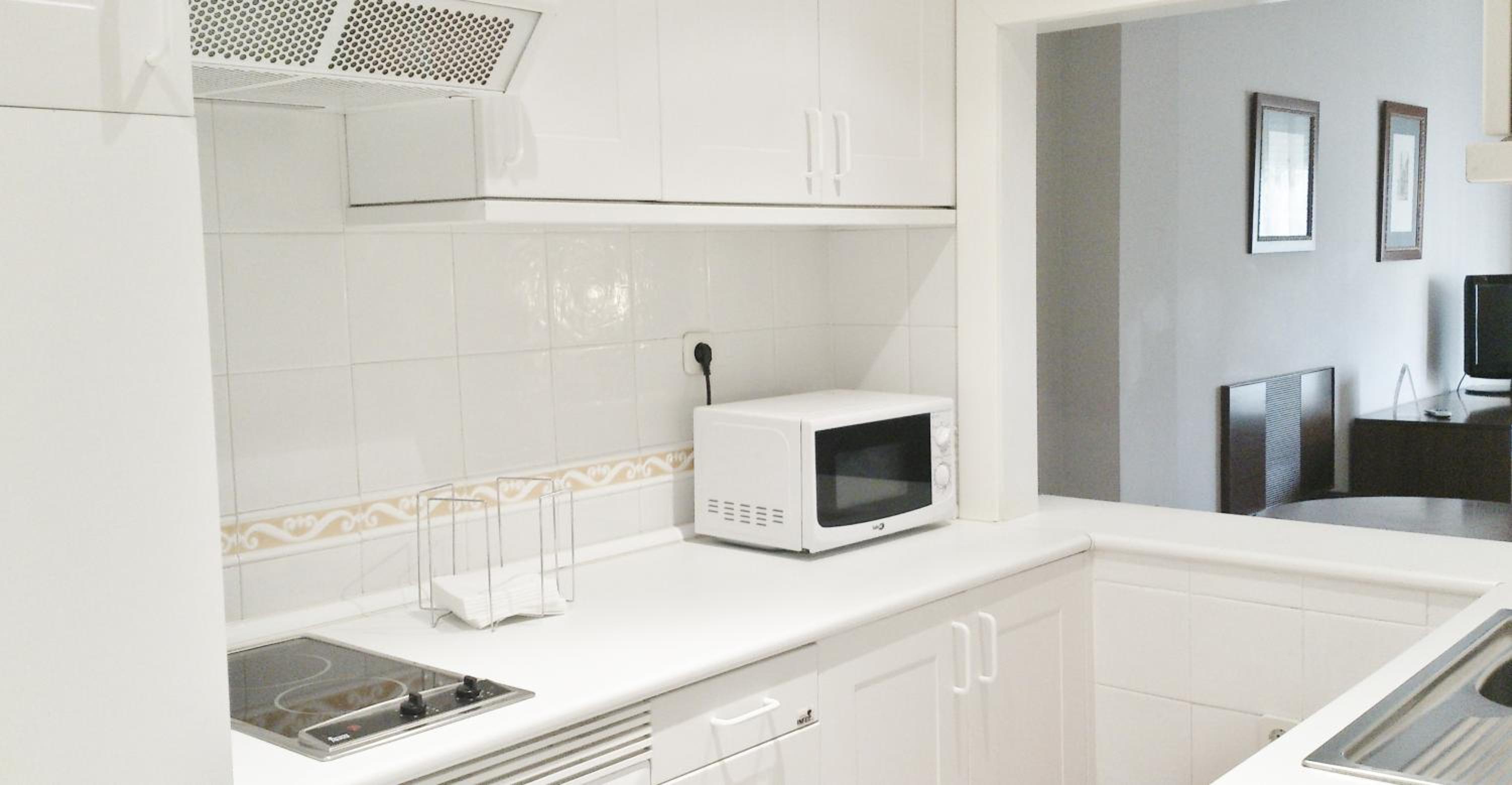 Superior One-Bedroom Apartment - Photo 15