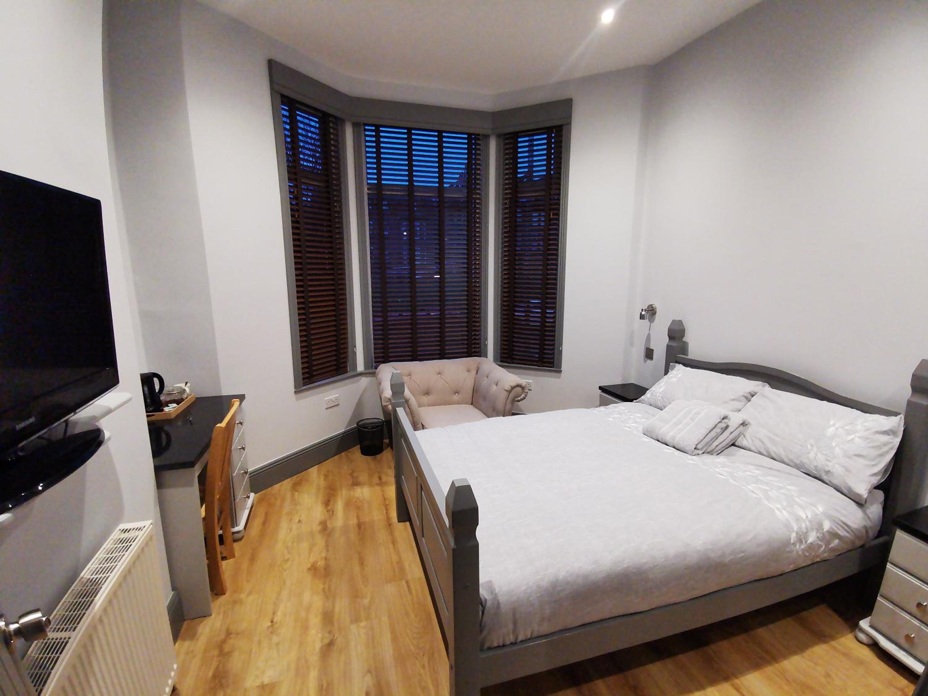 Double Room with Private Bathroom photo 2