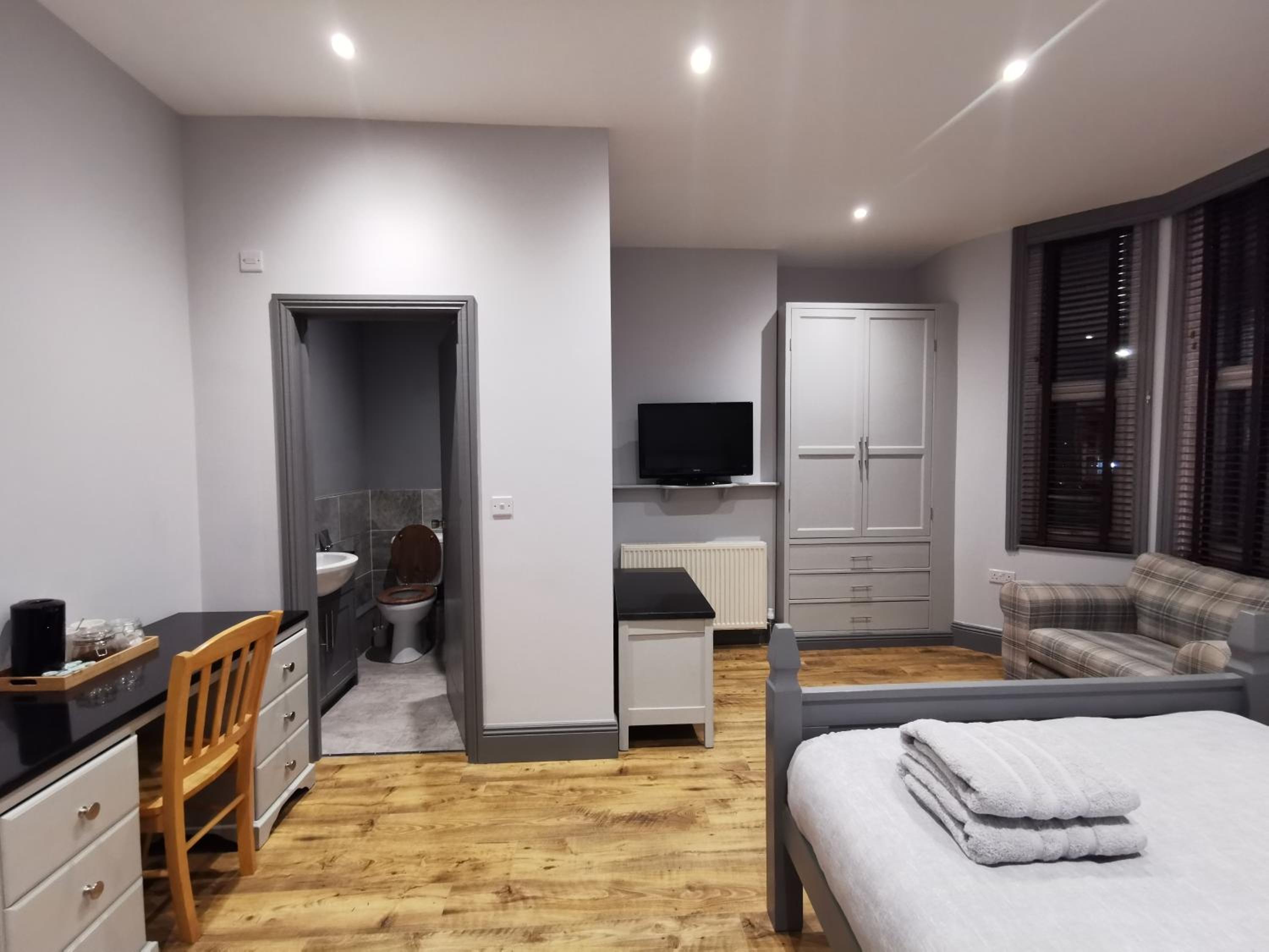 Double Room with Private Bathroom