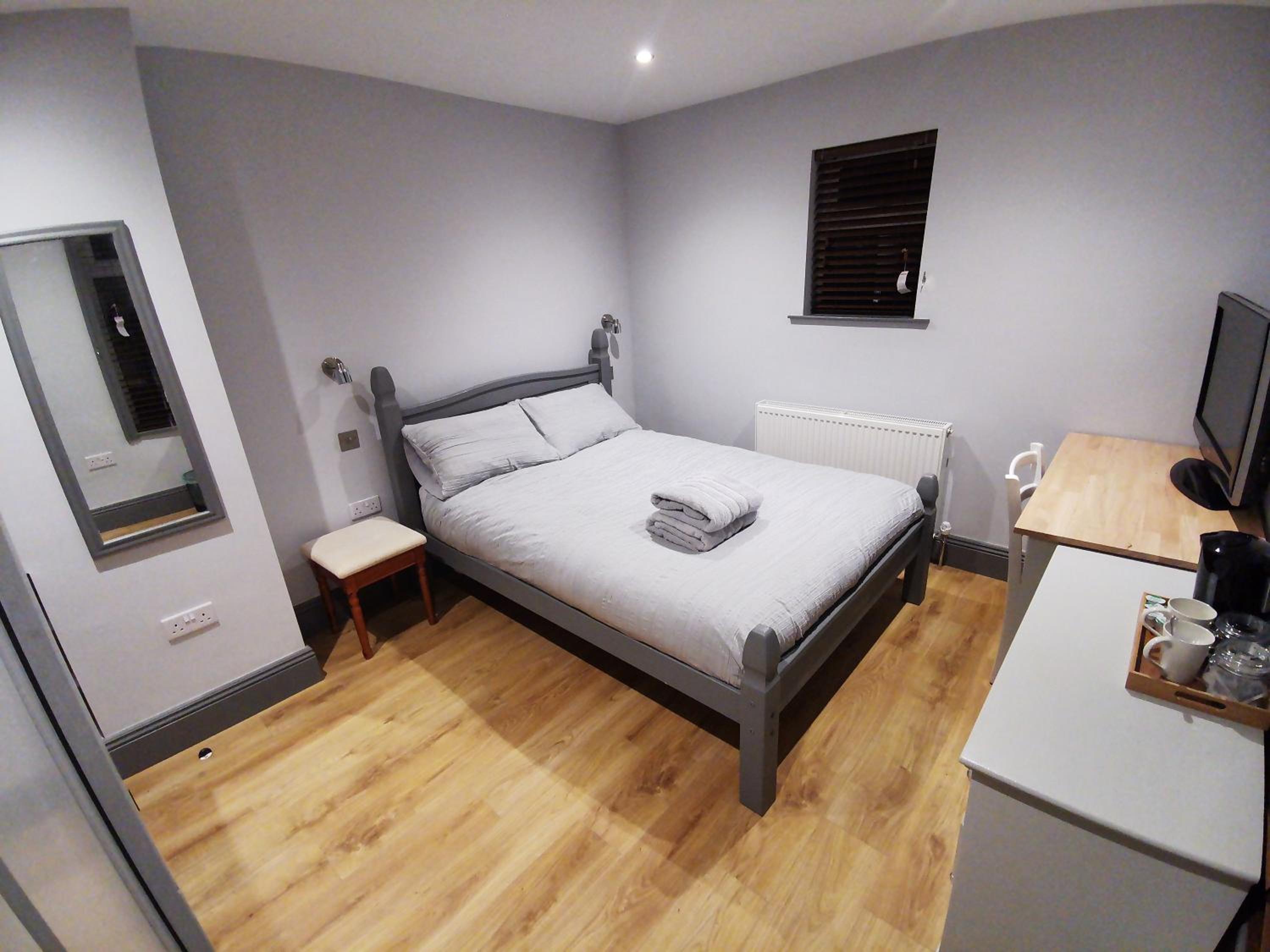 Double Room with Shared Bathroom photo 3