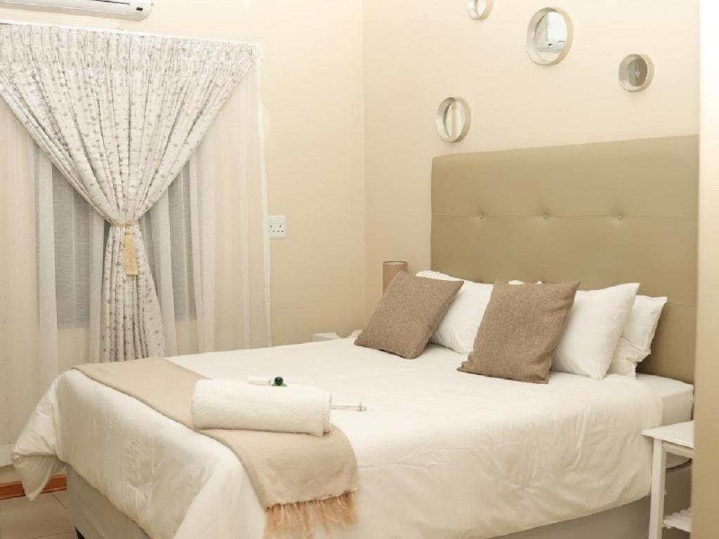 Standard Queen Room - Photo 6