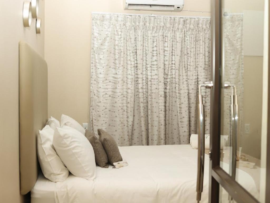 Standard Queen Room - Photo 3