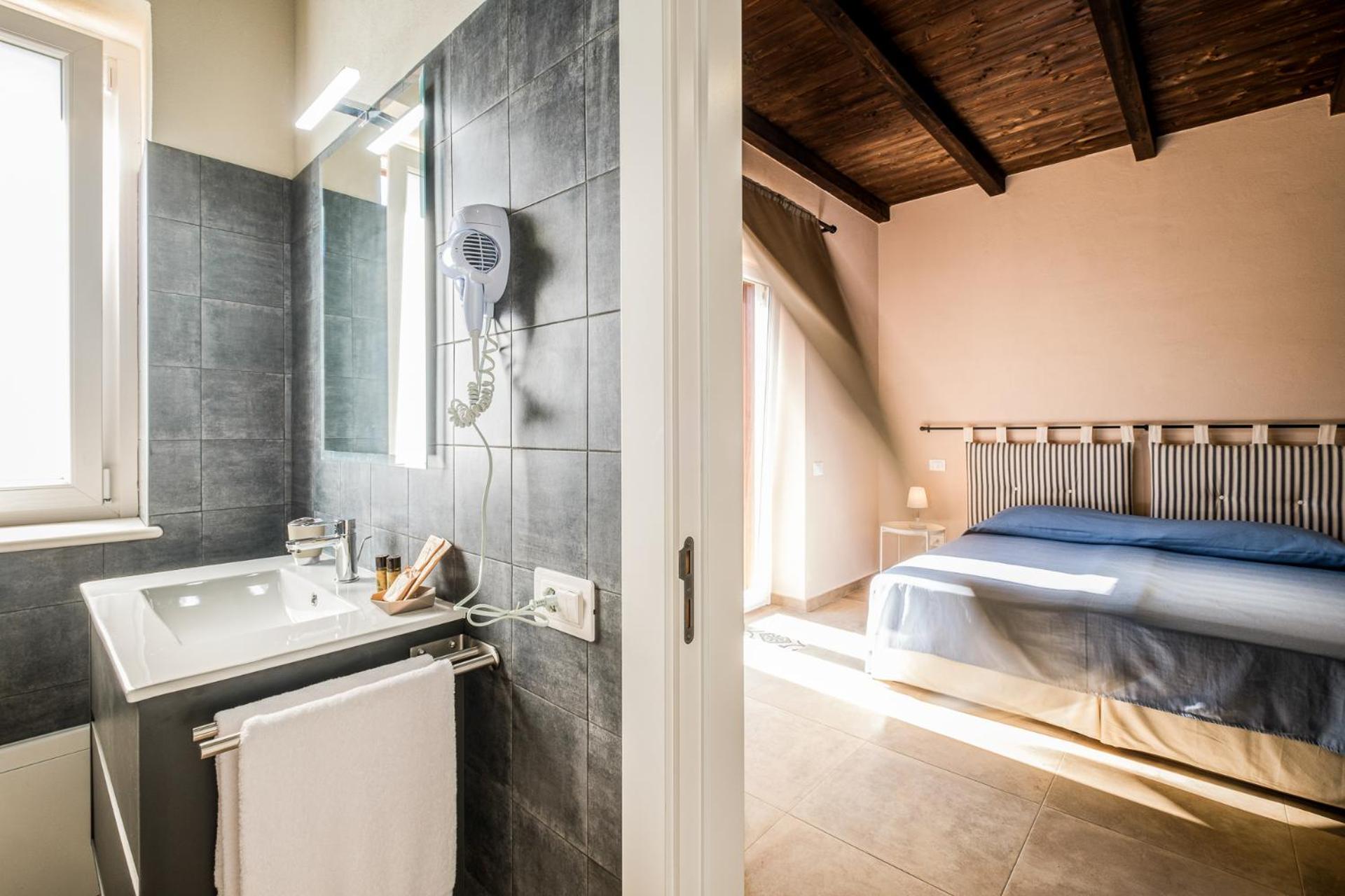 Superior Double Room - Photo 3