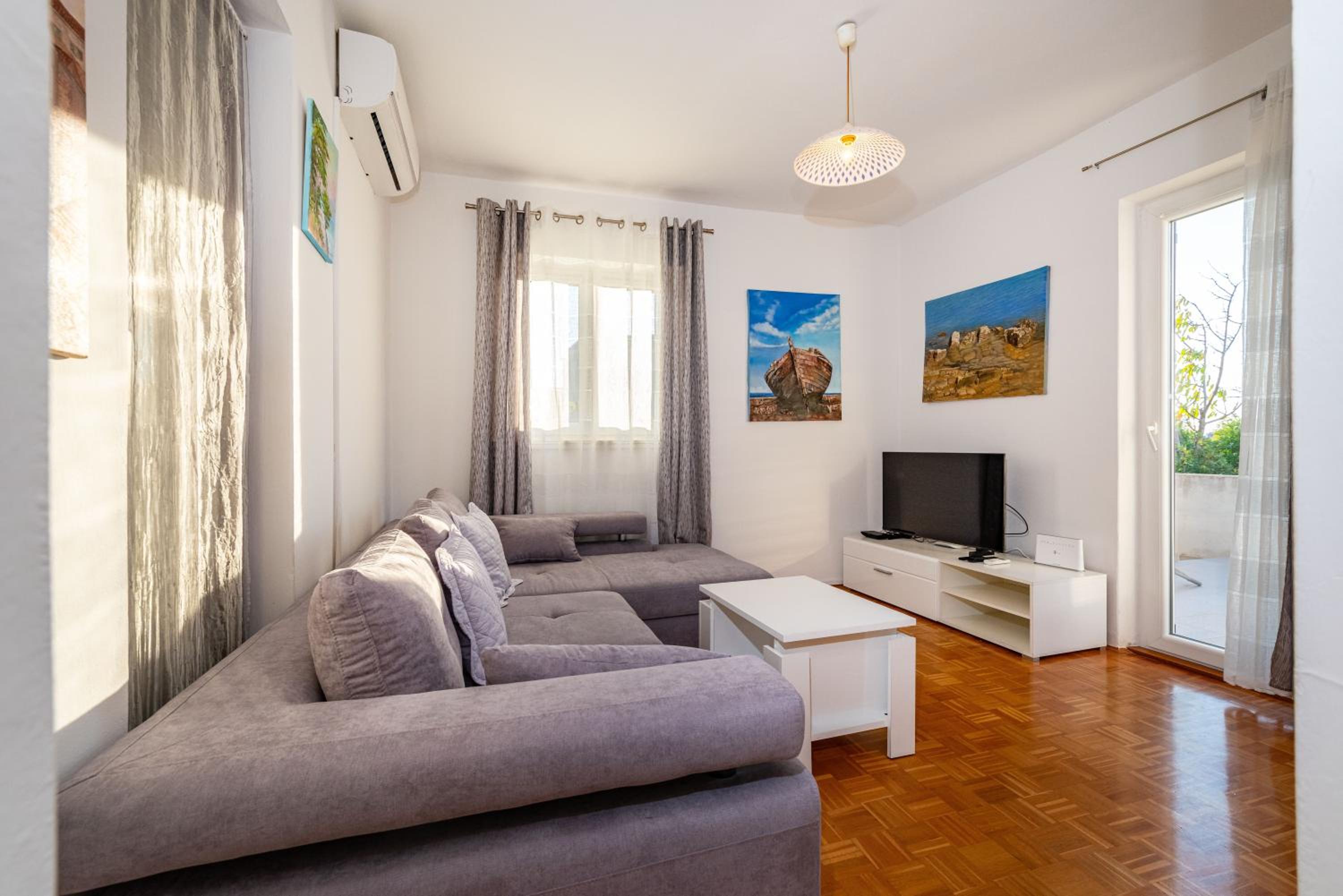 One Bedroom Apartment With Balcony And Sea View photo 1