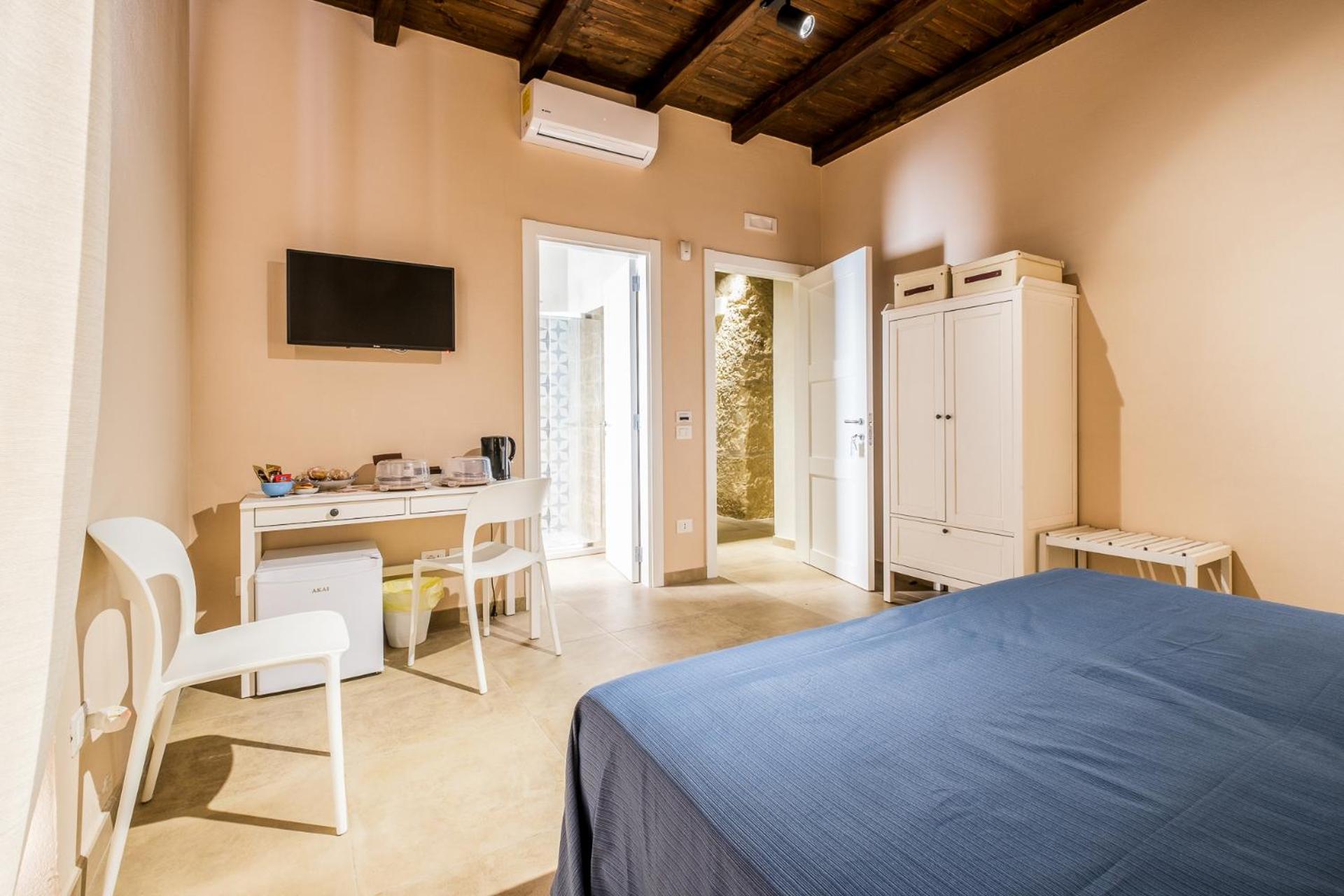 Superior Double Room - Photo 12