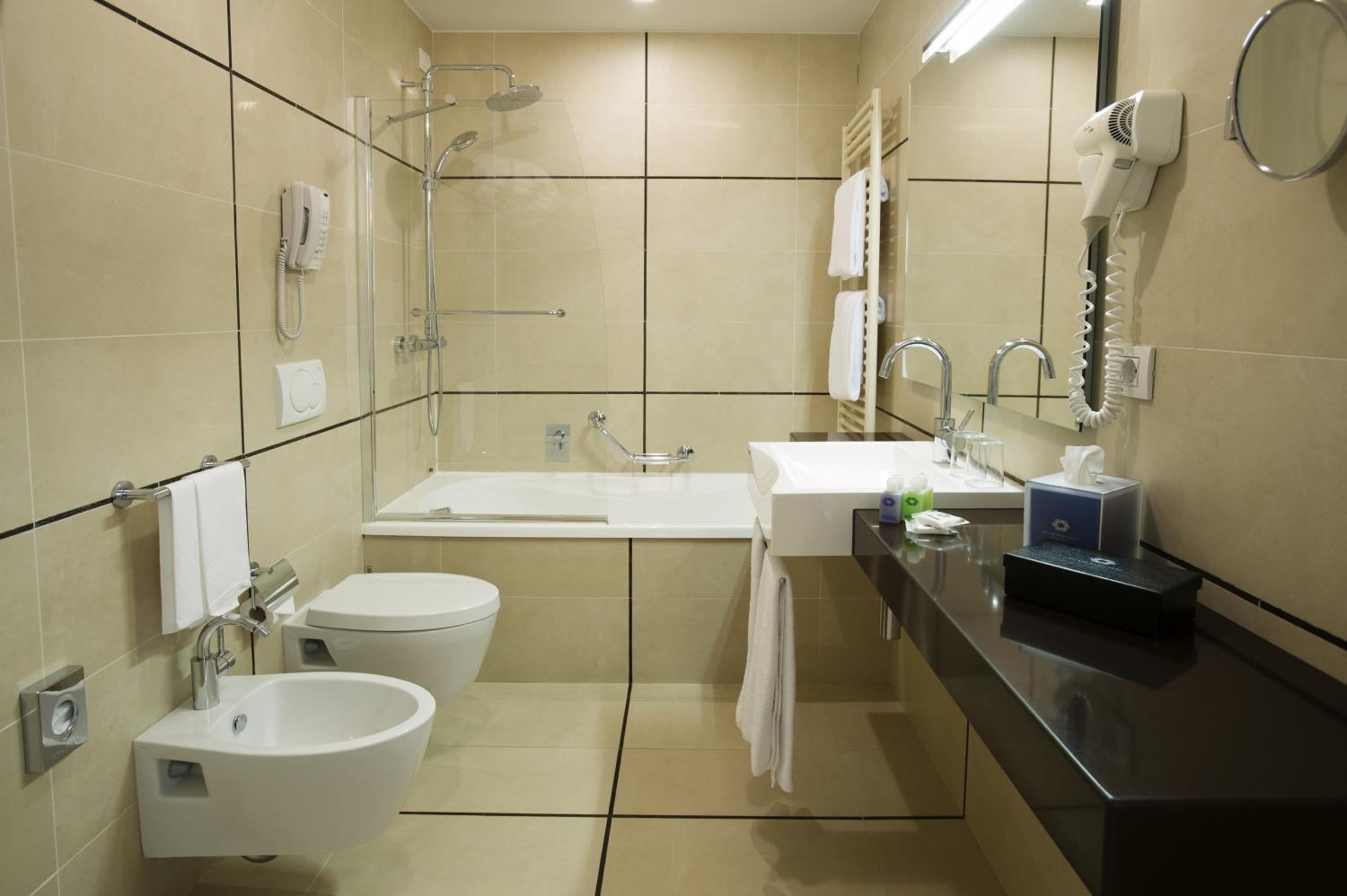 Premier Suite - Photo 4
