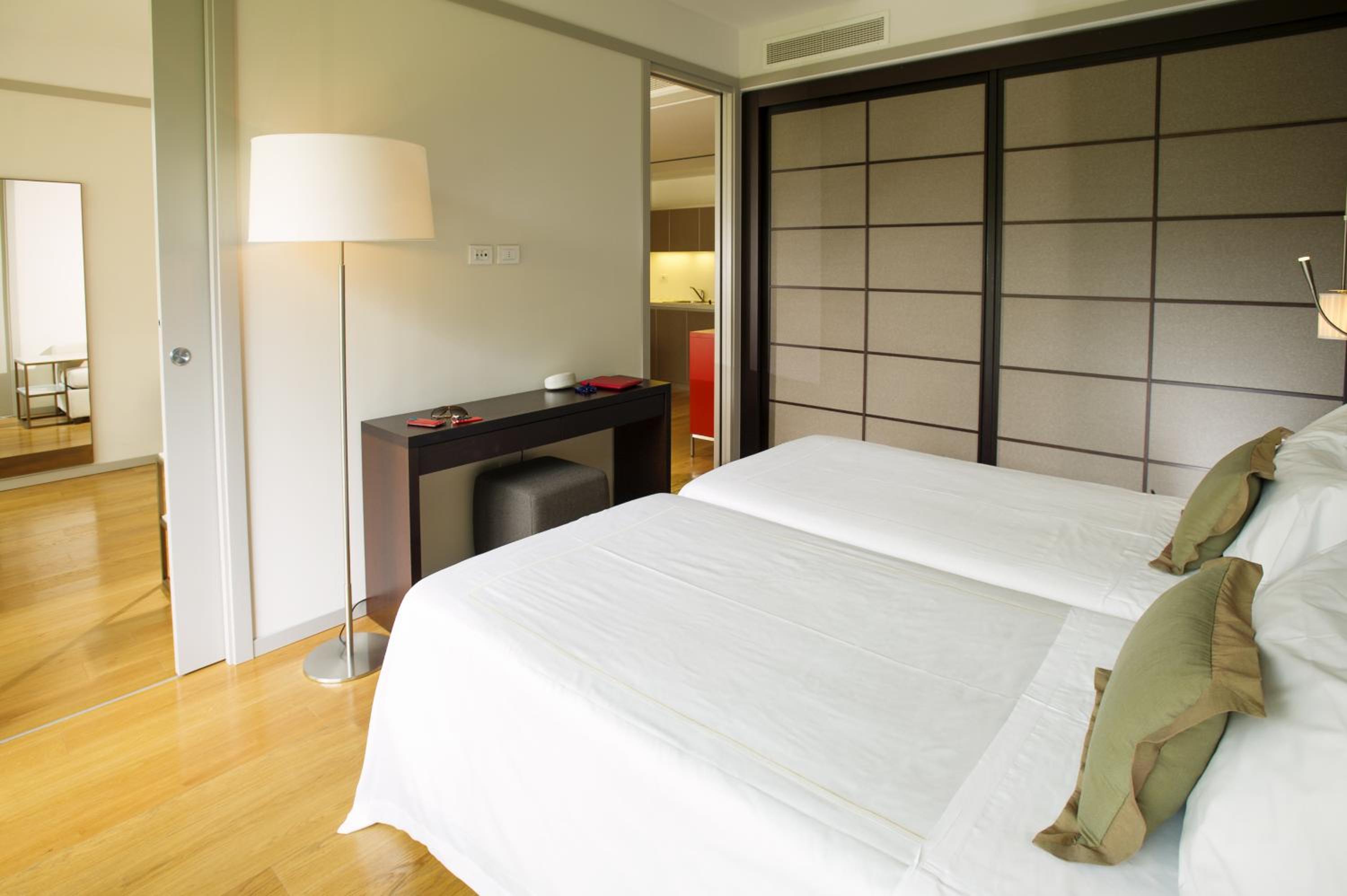Premier Suite - Photo 2