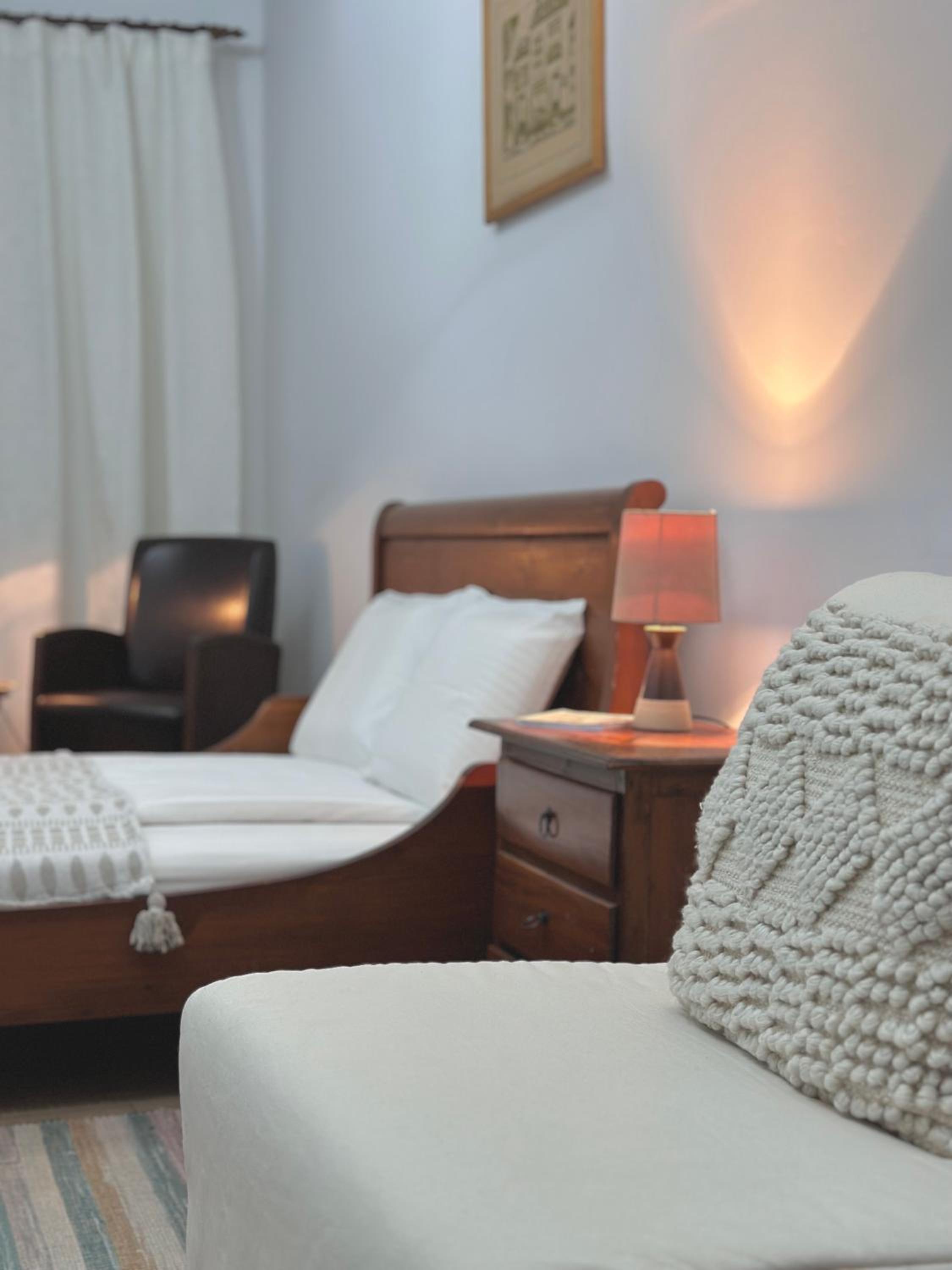 One-Bedroom Apartment - Photo 8