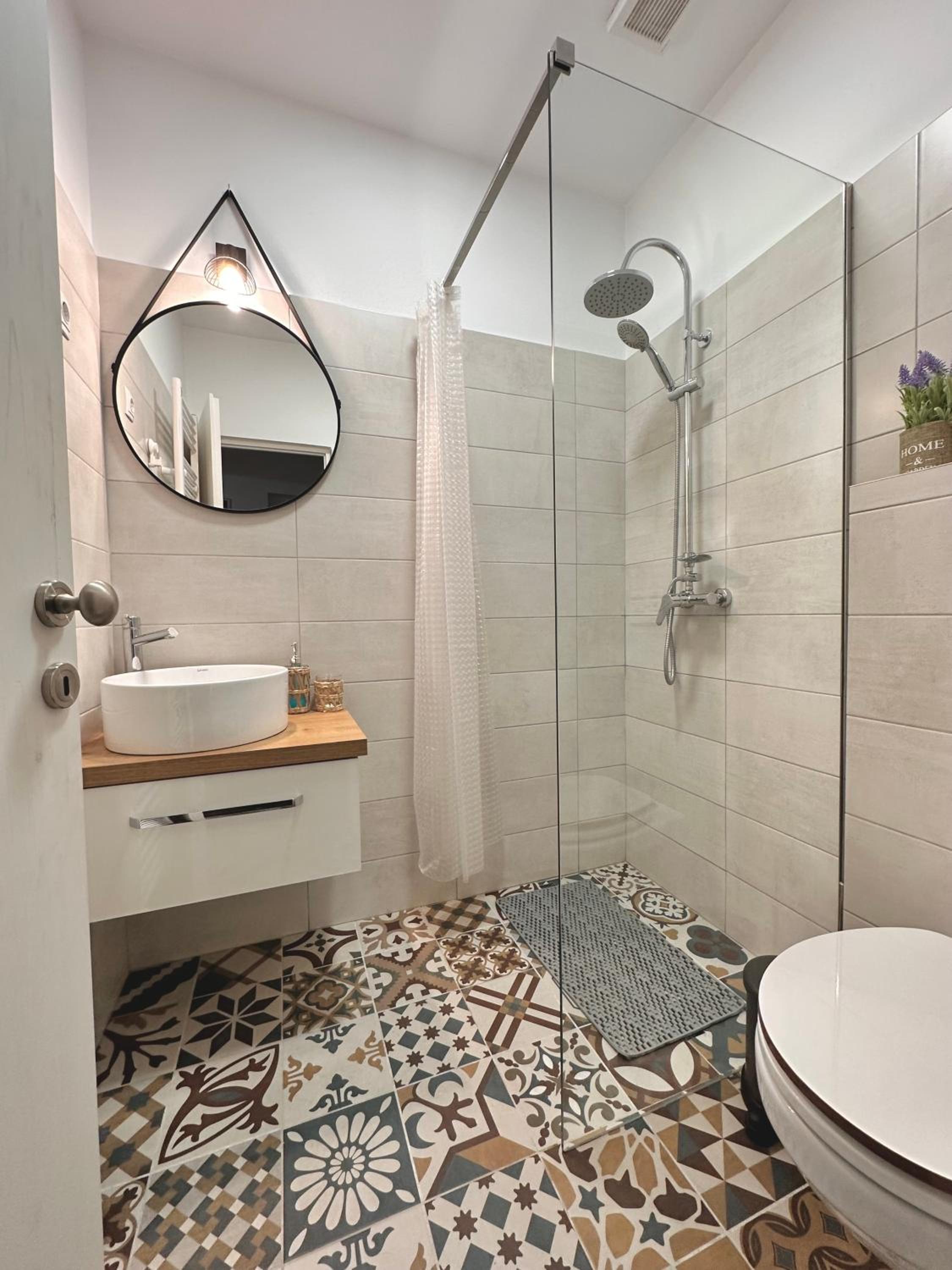 One-Bedroom Apartment - Photo 10
