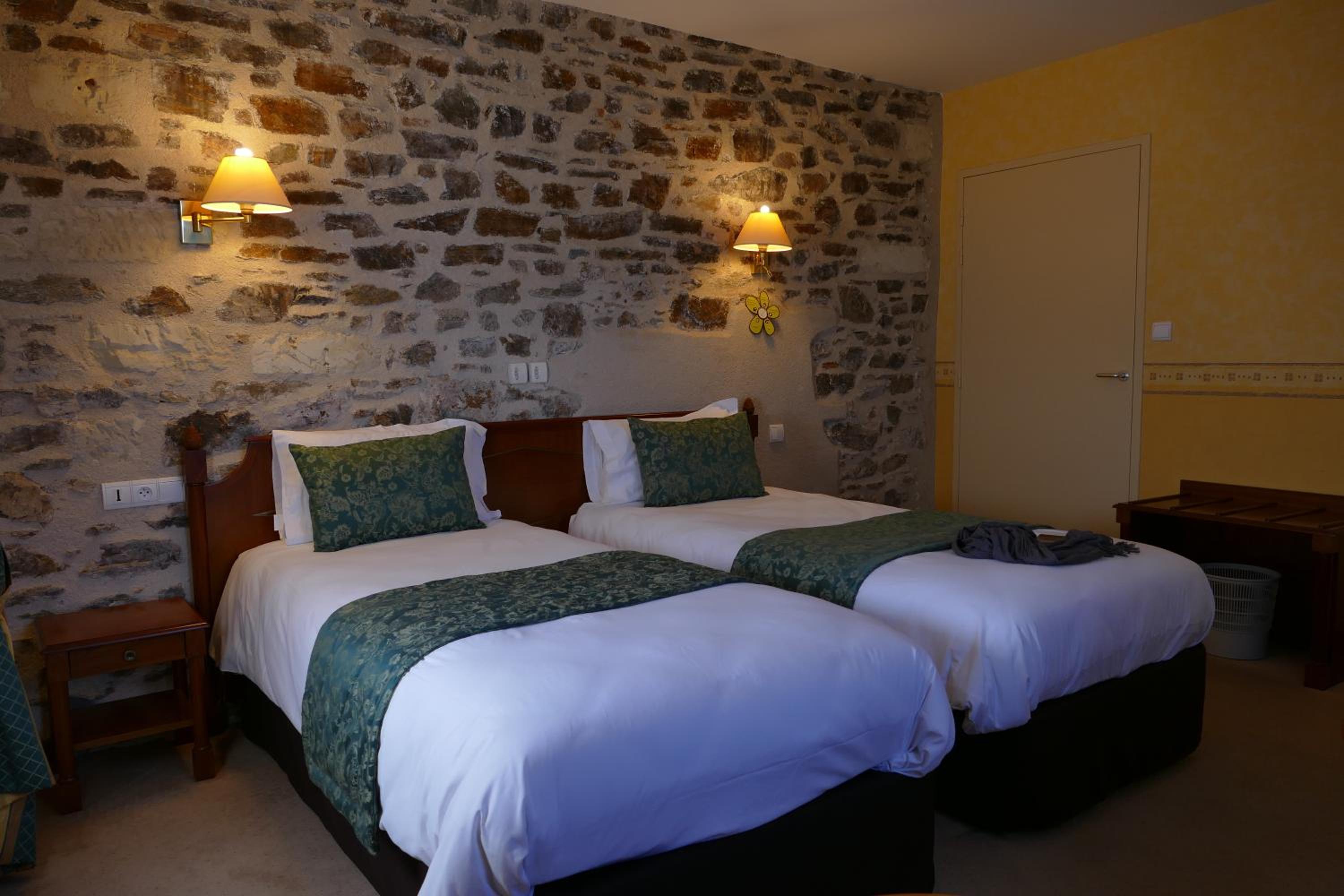 Superior Twin Room with Bath