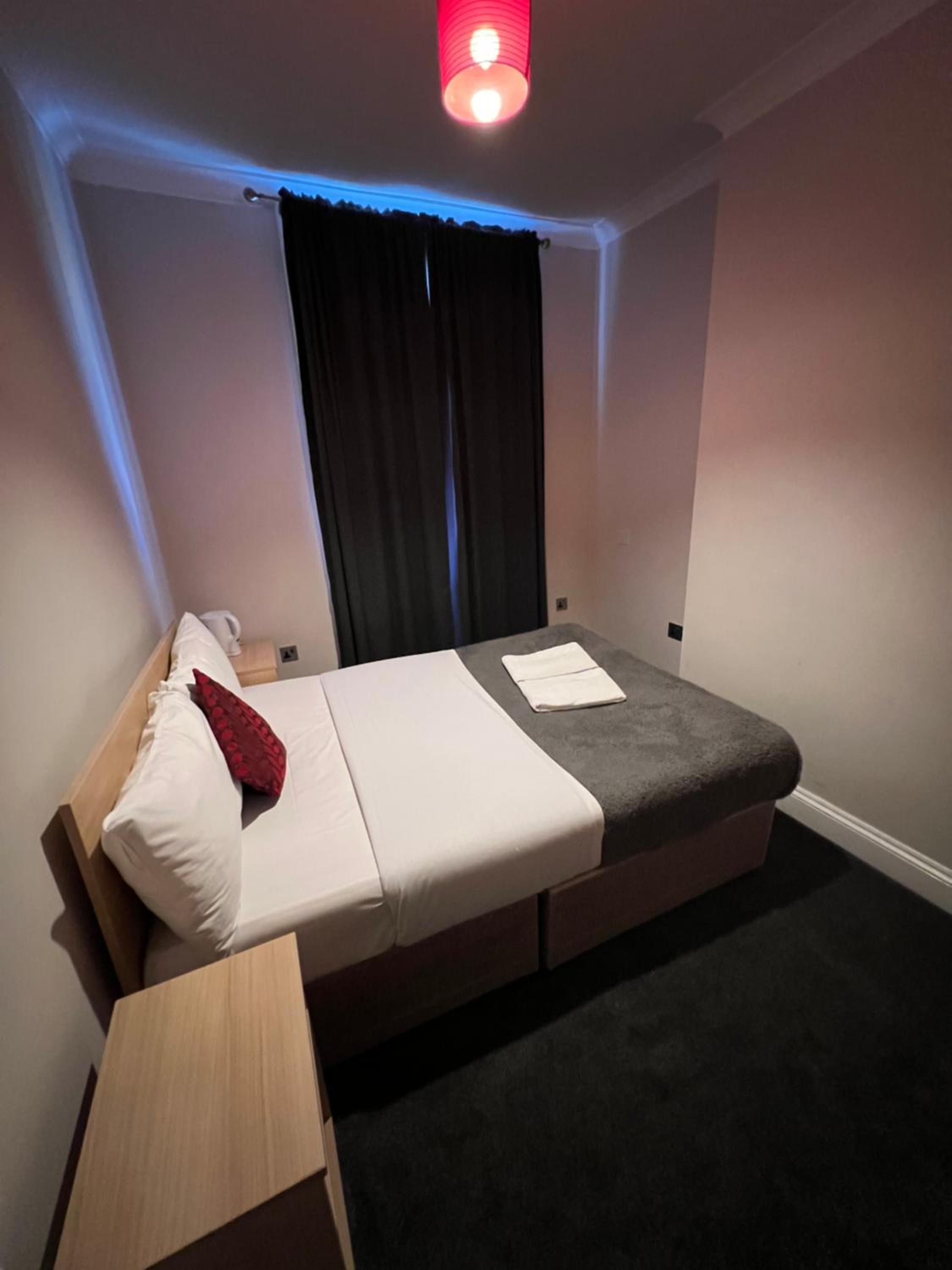 Double Room with Shared Bathroom photo 2