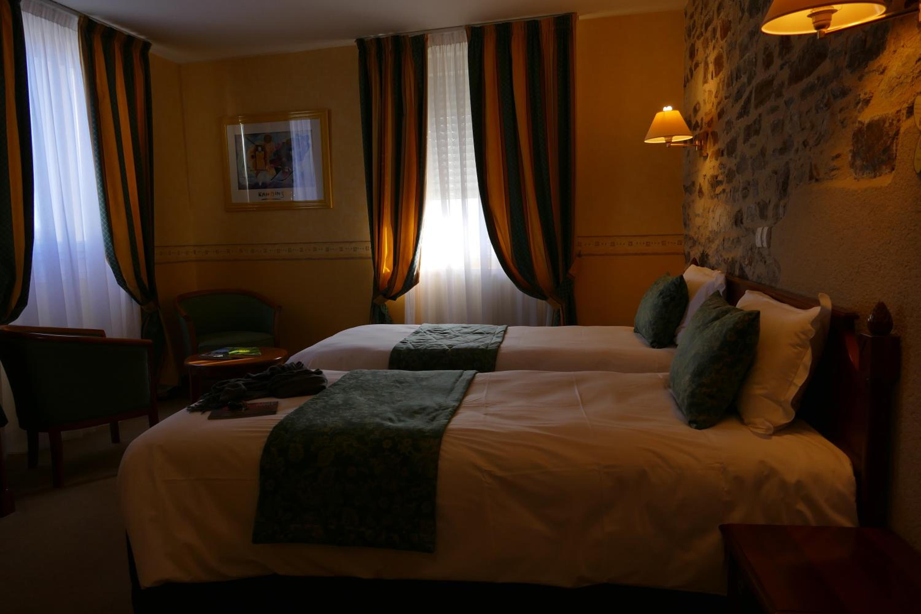 Superior Twin Room with Bath photo 2