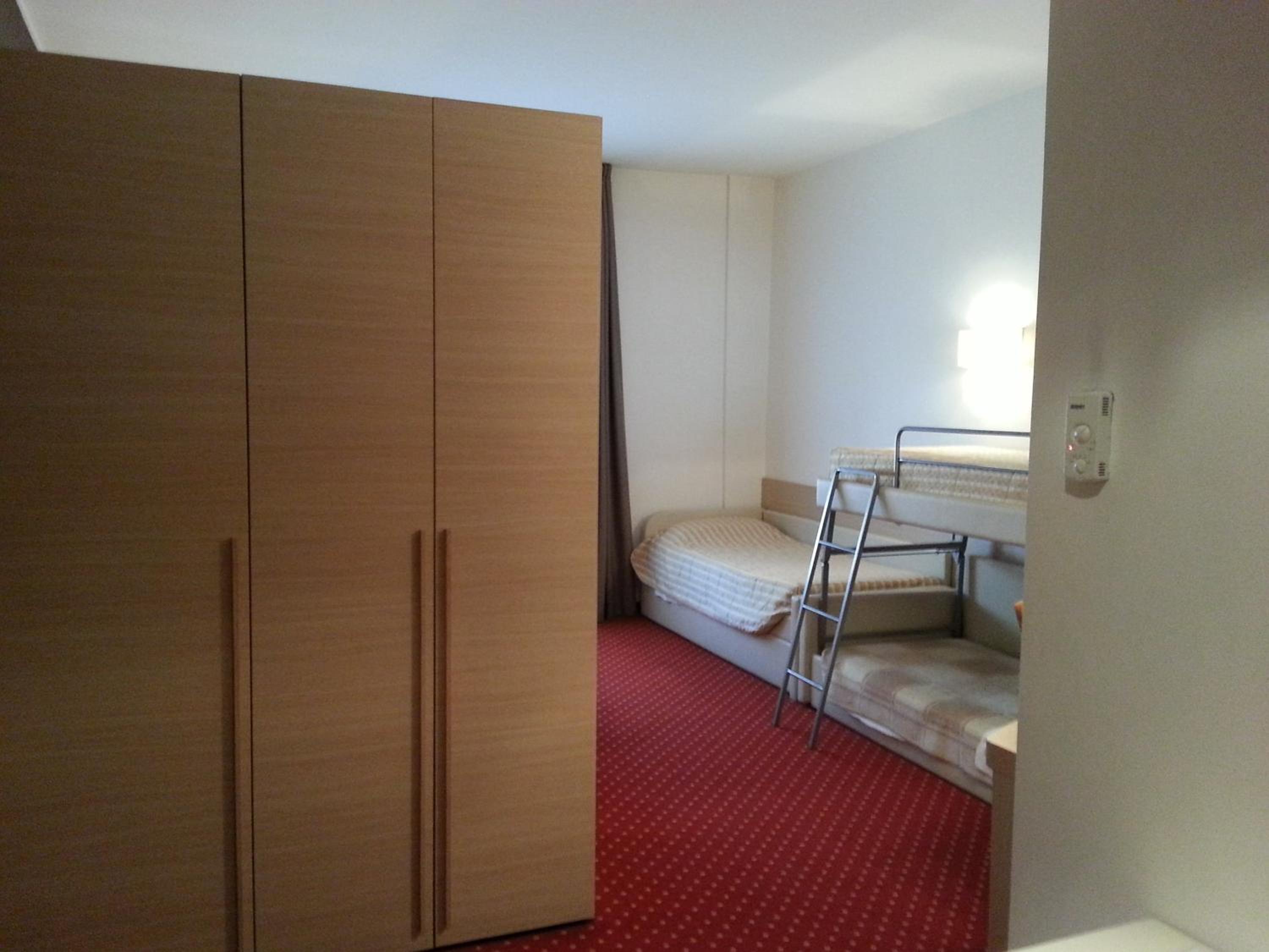Family Room (5 Adults) - Photo 3