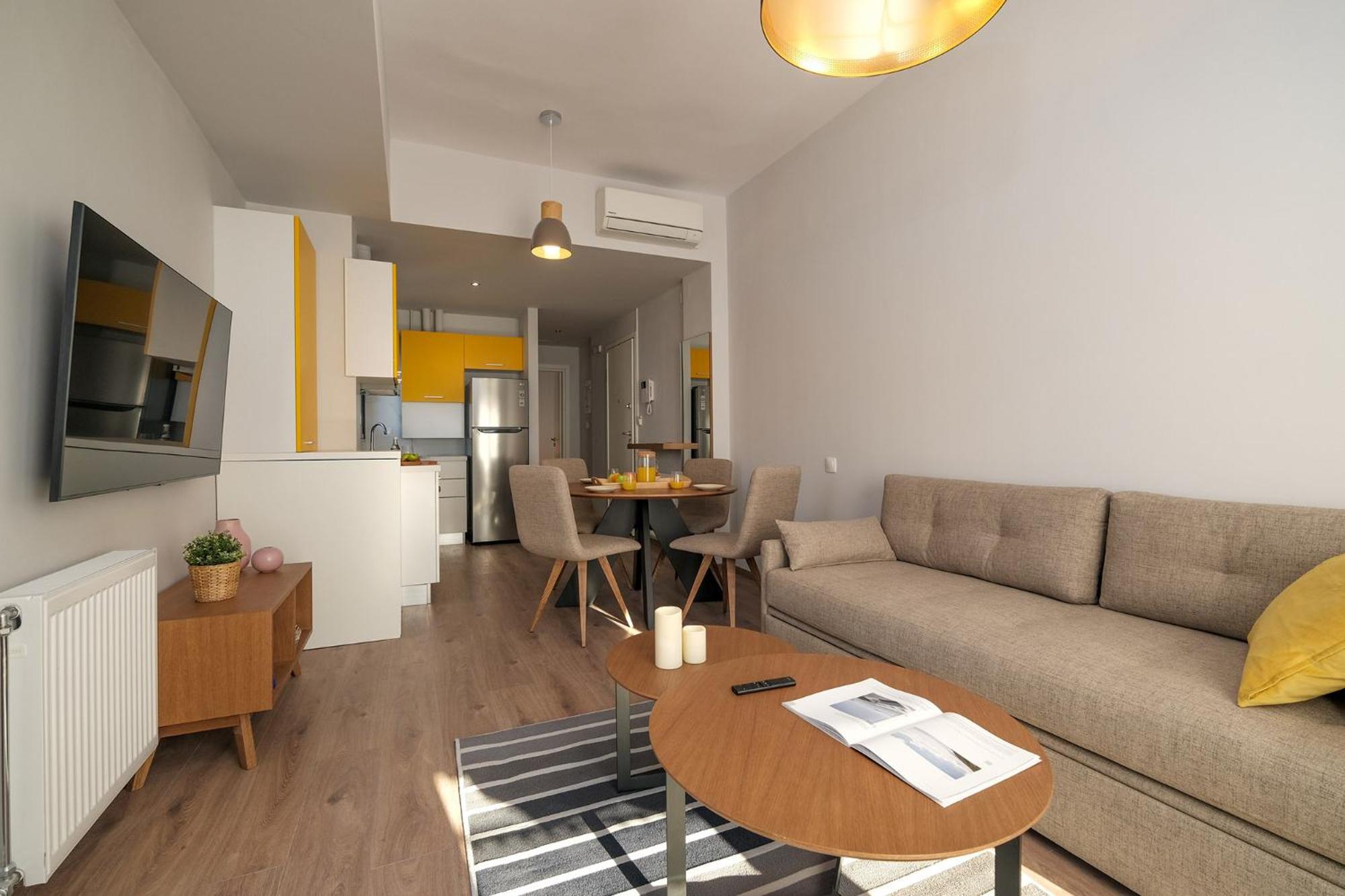 One-Bedroom Apartment photo 2